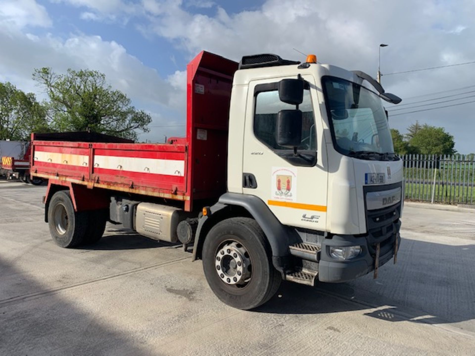 142KK681 UNRESERVED 2014 Daf LF220 FA 19T Tipper - Image 6 of 16