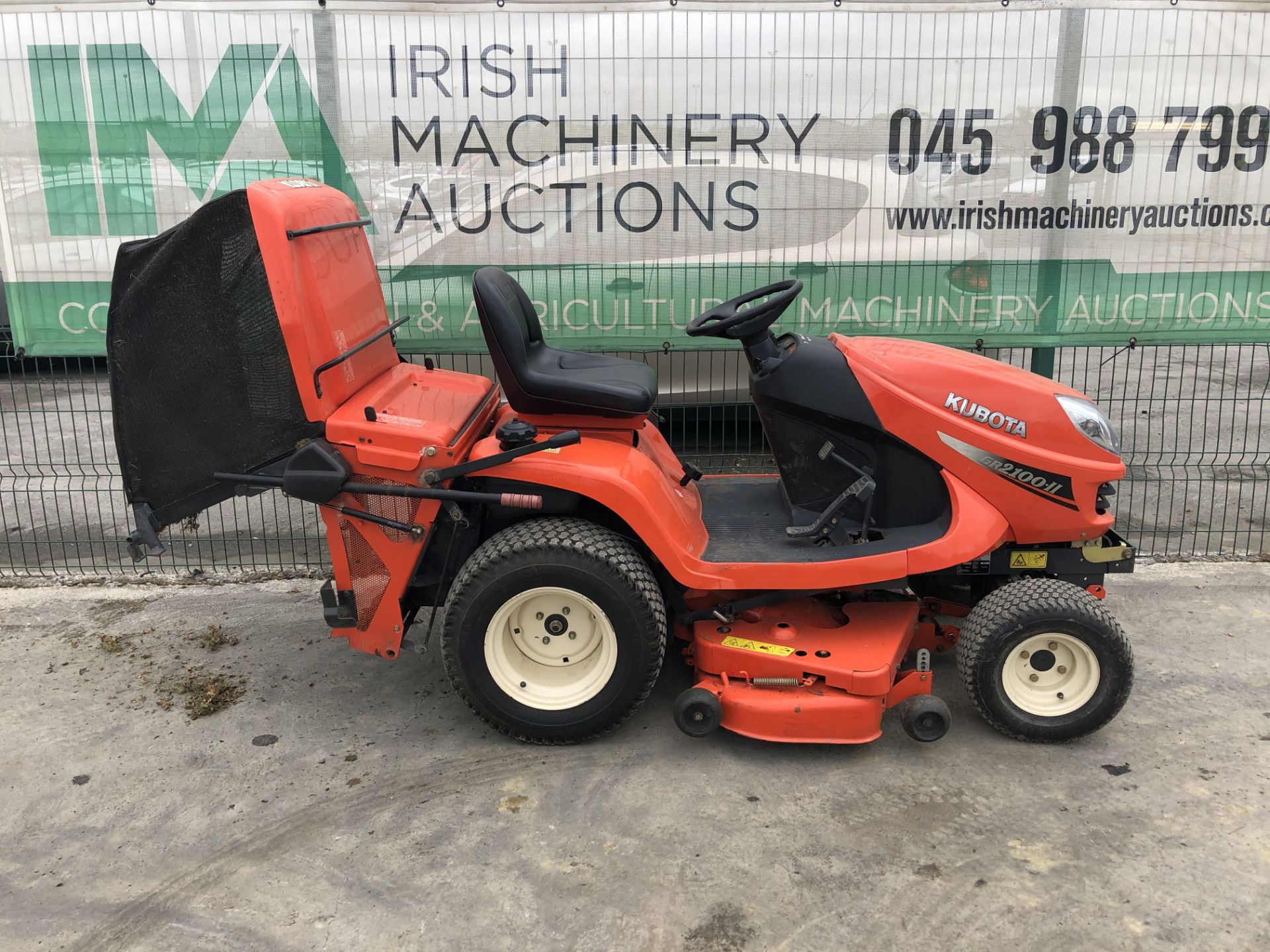 PL-14679 2006 Kubota GR2100 EC2 Diesel Ride on Lawn Mower - Image 6 of 25