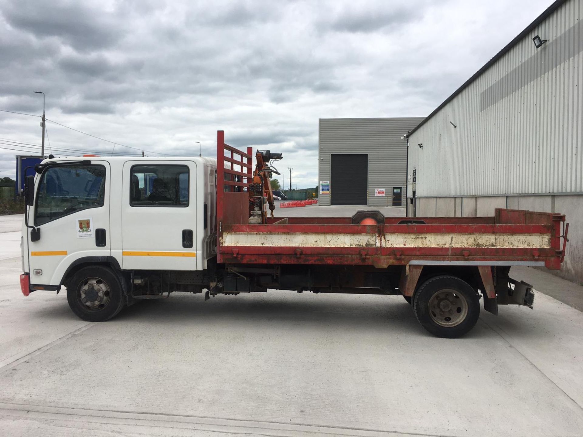 141KK597 UNRESERVED 2014 Isuzu NPR 85 7.5T Crewcab Tipper - Image 6 of 14