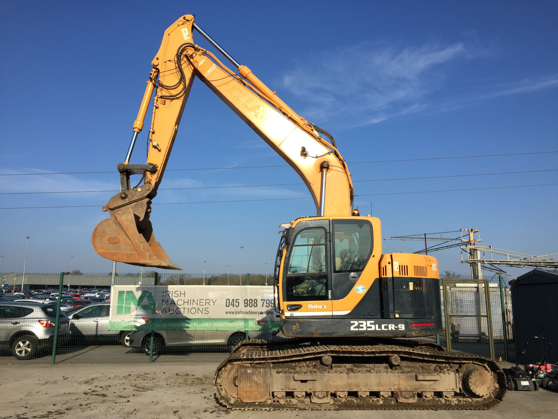 PL-14029 2014 Hyundai Robex 235LCR-9 24T Zero Tail Swing Excavator - Image 4 of 32