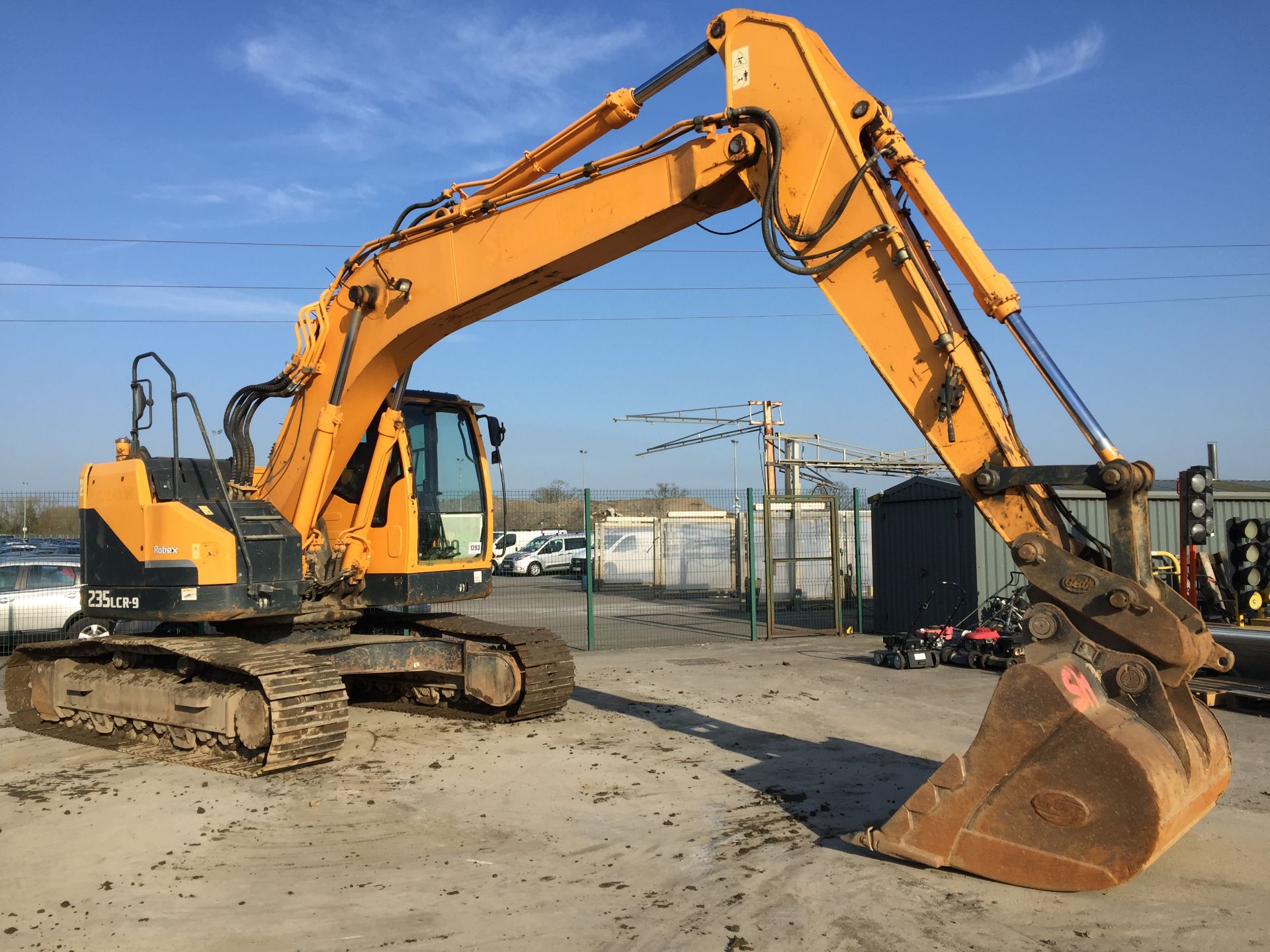 PL-14029 2014 Hyundai Robex 235LCR-9 24T Zero Tail Swing Excavator - Image 8 of 32