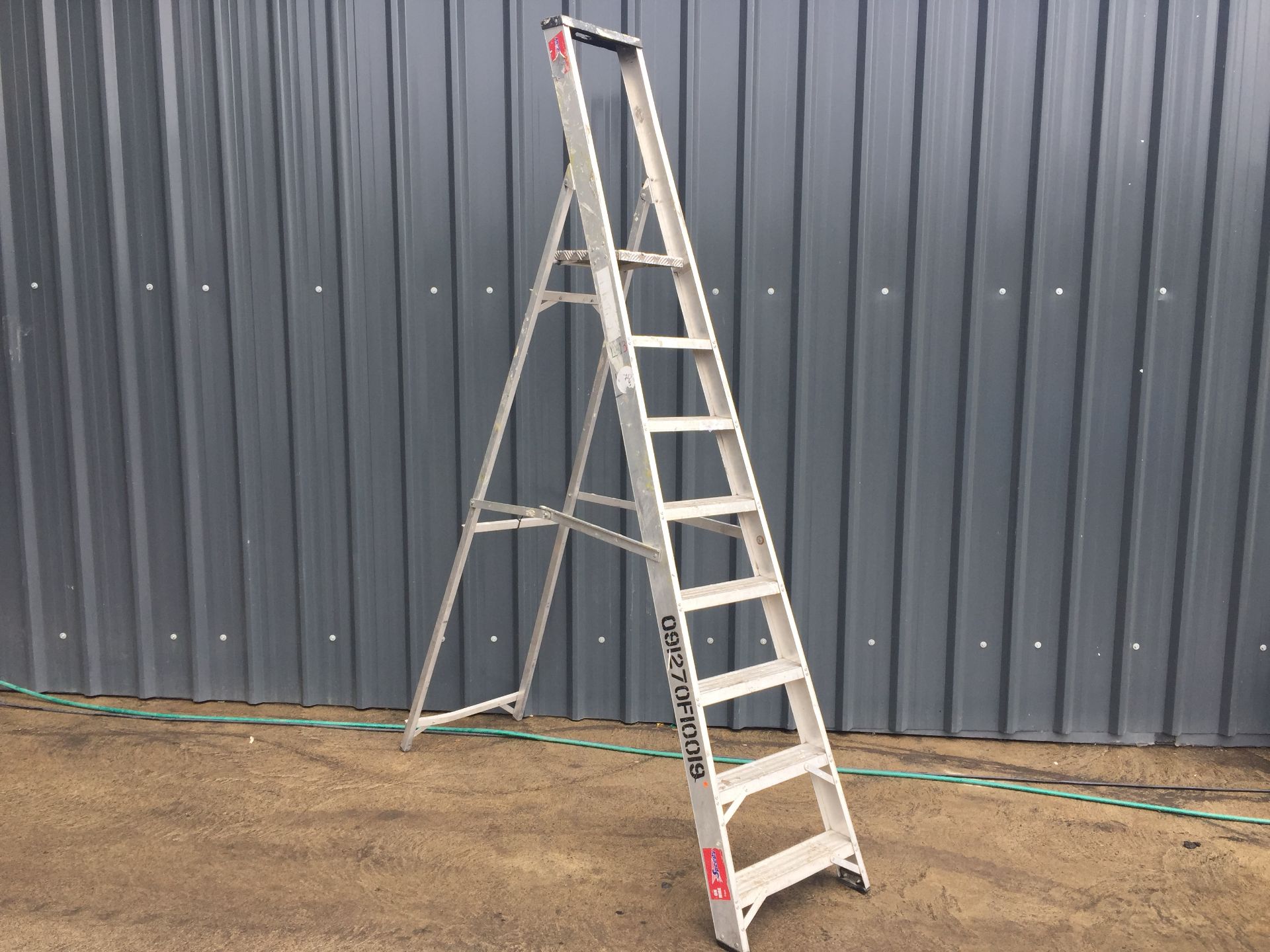 PL-14661 Youngman Aluminium Podium Ladder