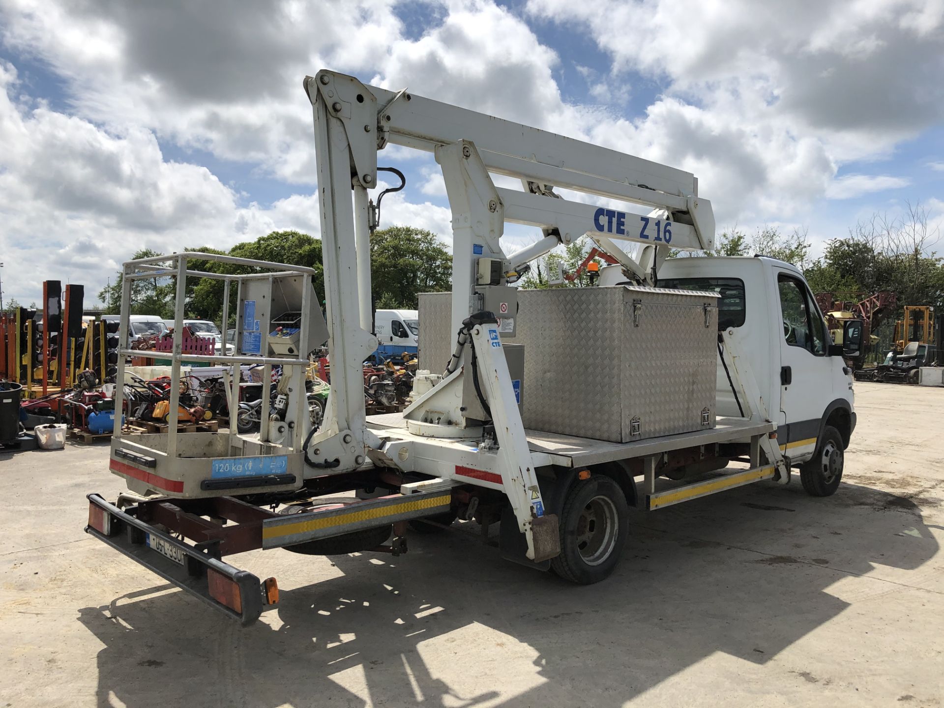 05L3301 2005 Iveco Daily 2798 Cherry Picker - Image 4 of 18