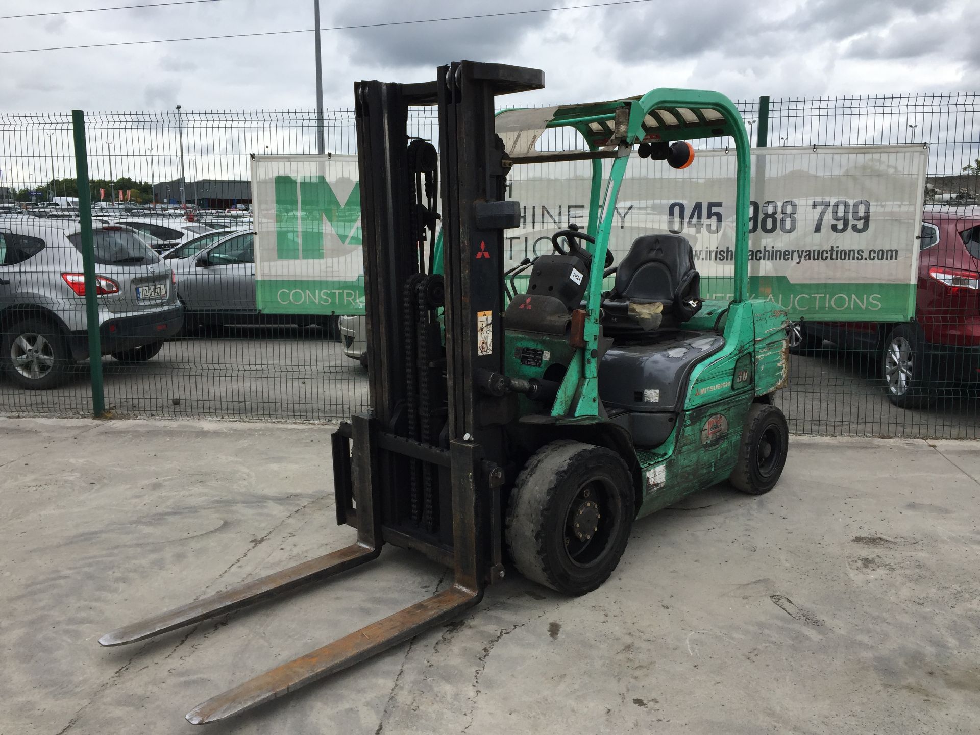 PL-14624 2005 Mitsubishi FD30N 3T 3 Stage Diesel Forklift - Image 2 of 14