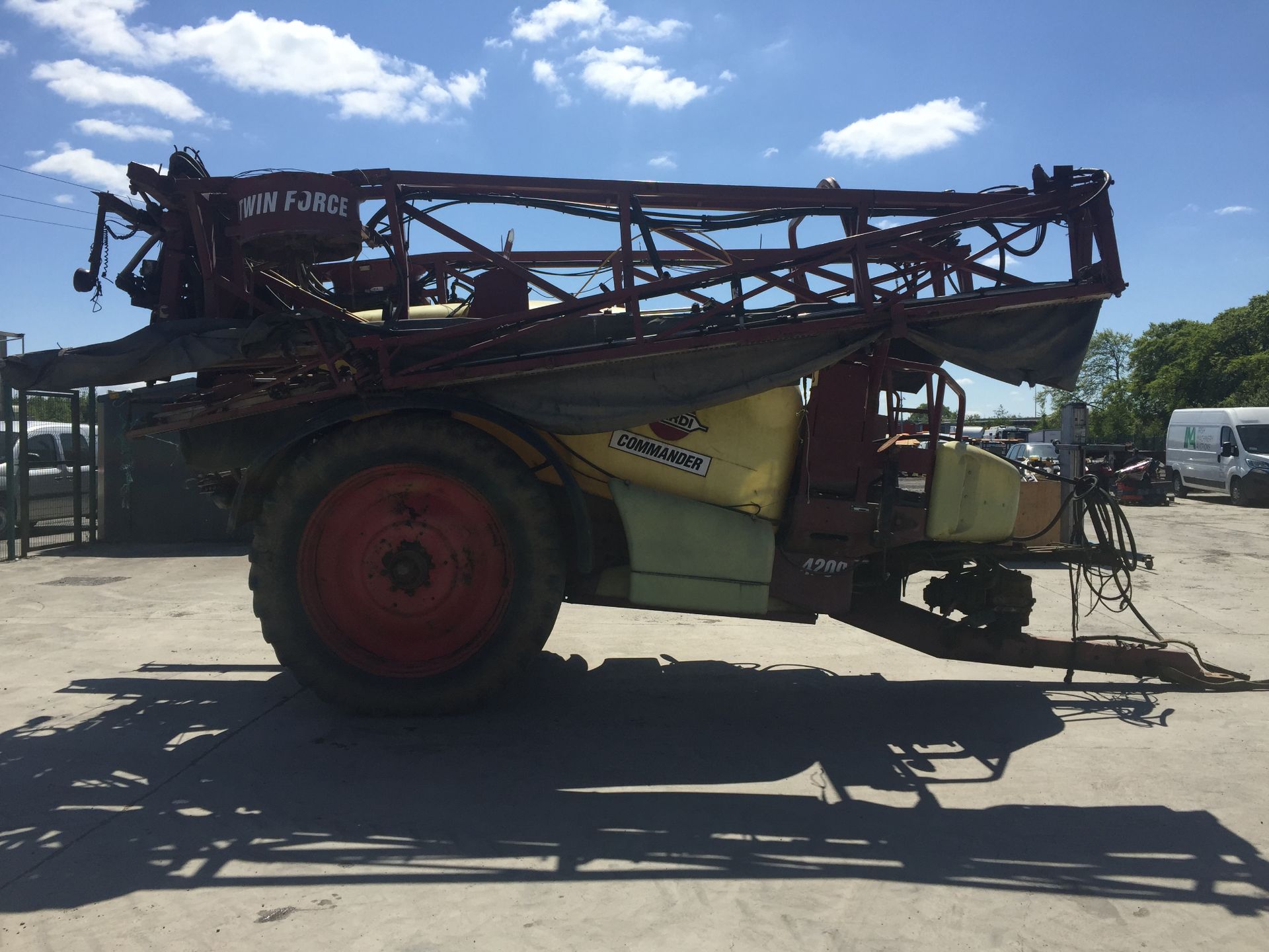 PL-12943 2002 Hardi Commander 4200 Trailed Sprayer - Image 6 of 16