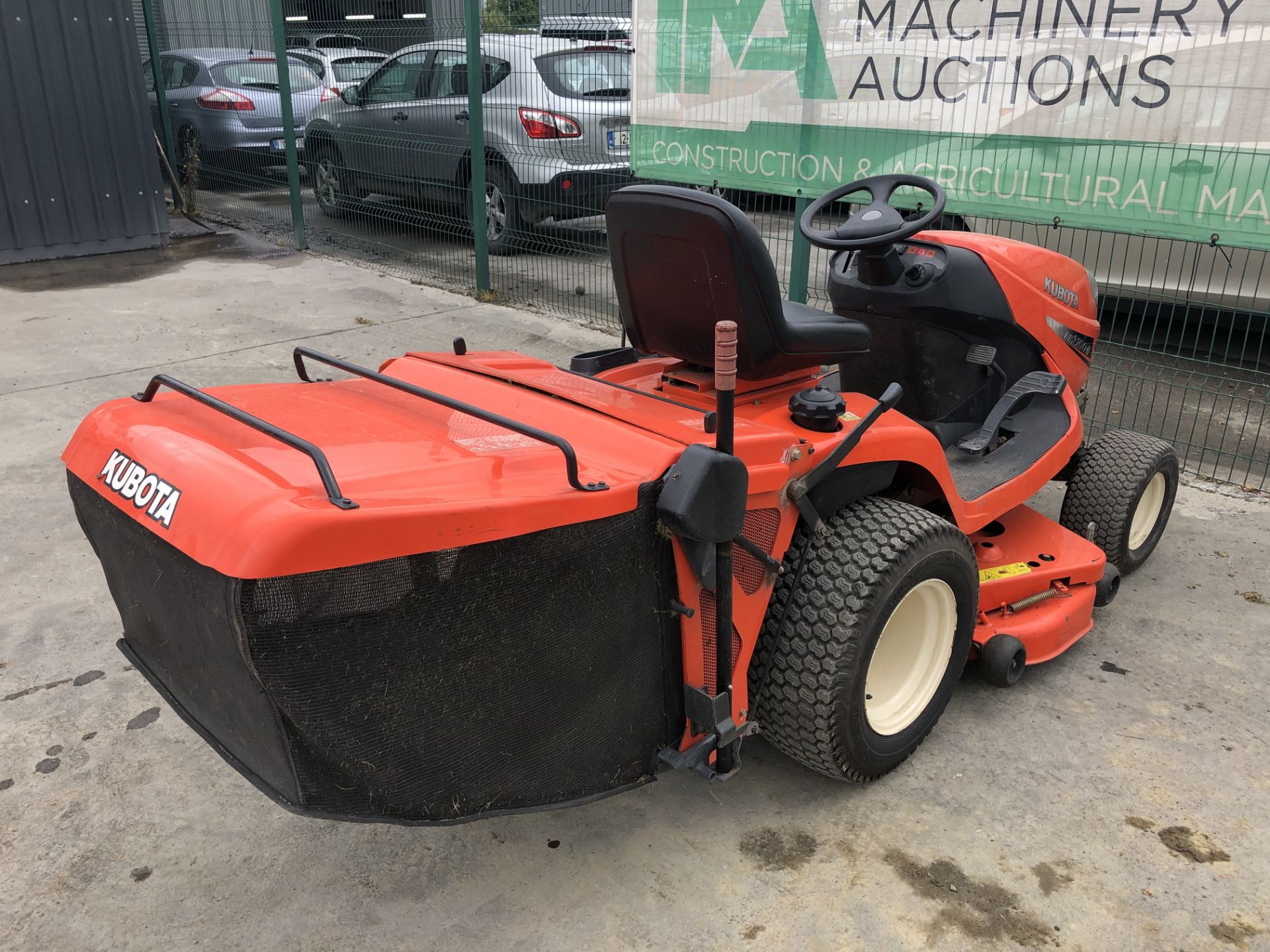 PL-14679 2006 Kubota GR2100 EC2 Diesel Ride on Lawn Mower - Image 8 of 25