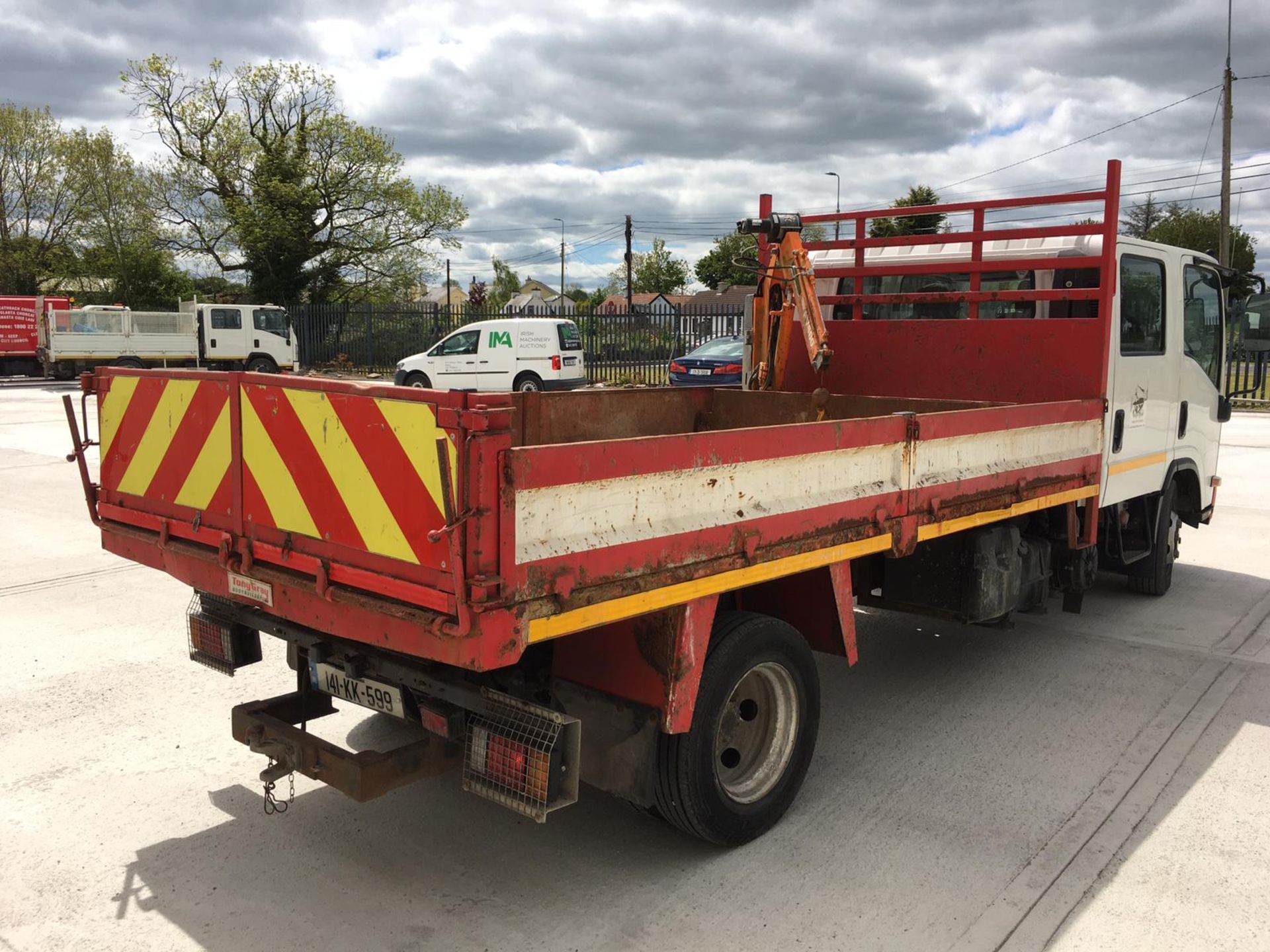 141KK599 UNRESERVED 2014 Isuzu NPR 85 7.5T - Image 3 of 10