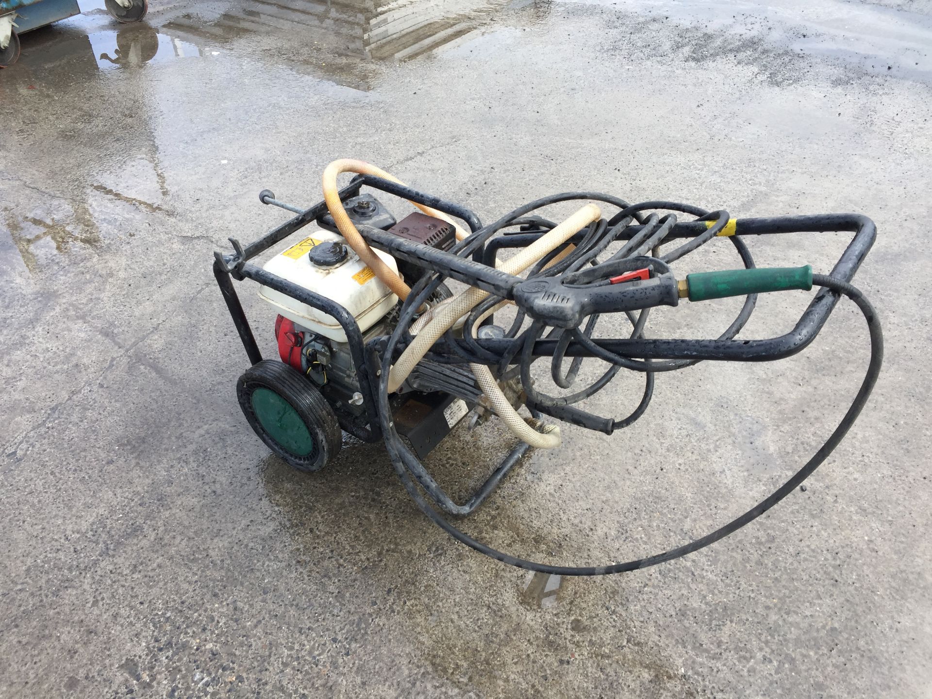 PL-14531 UNRESERVED Honda Petrol Portable Power Washer - Image 4 of 5