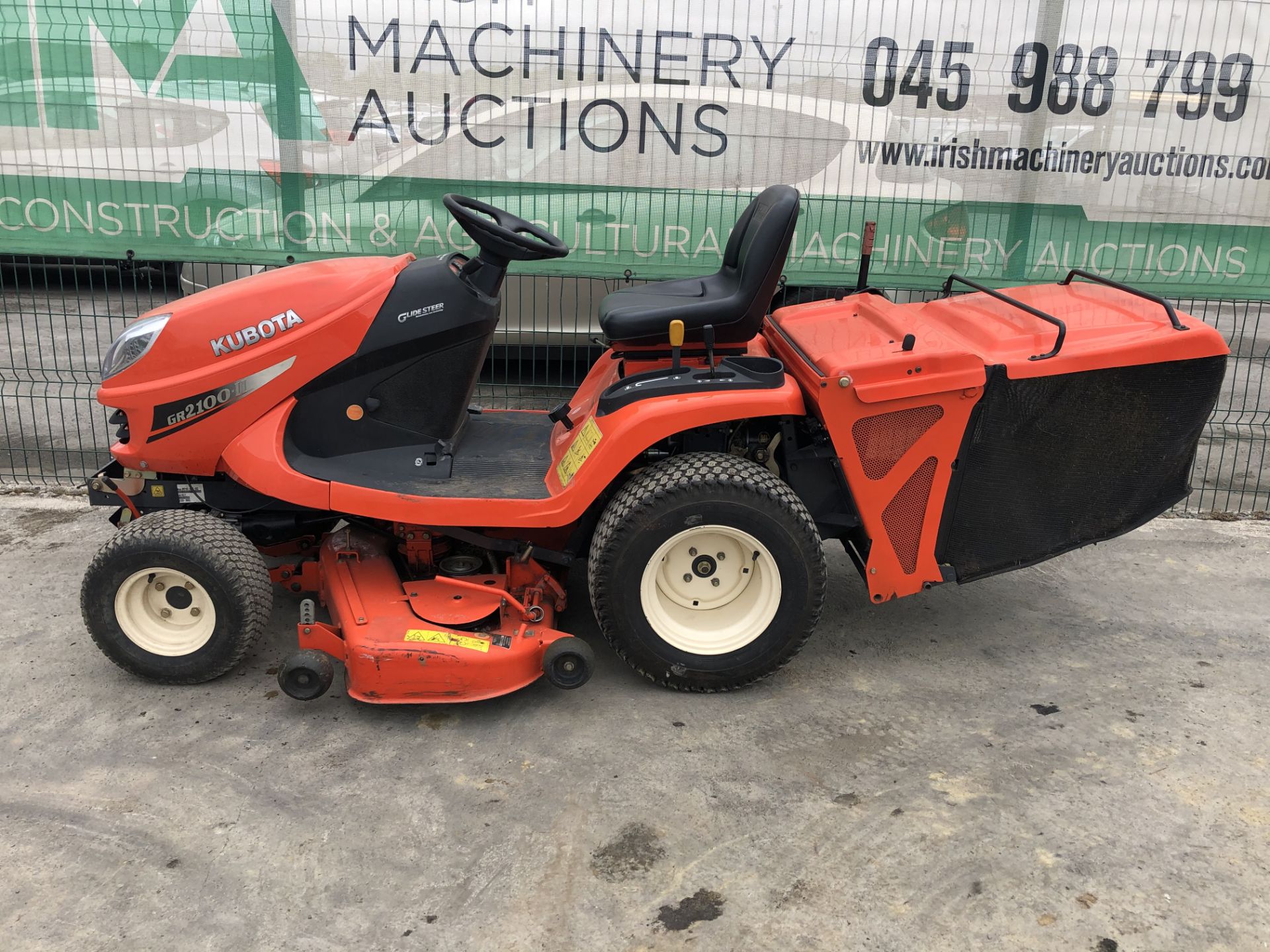 PL-14679 2006 Kubota GR2100 EC2 Diesel Ride on Lawn Mower - Image 3 of 25