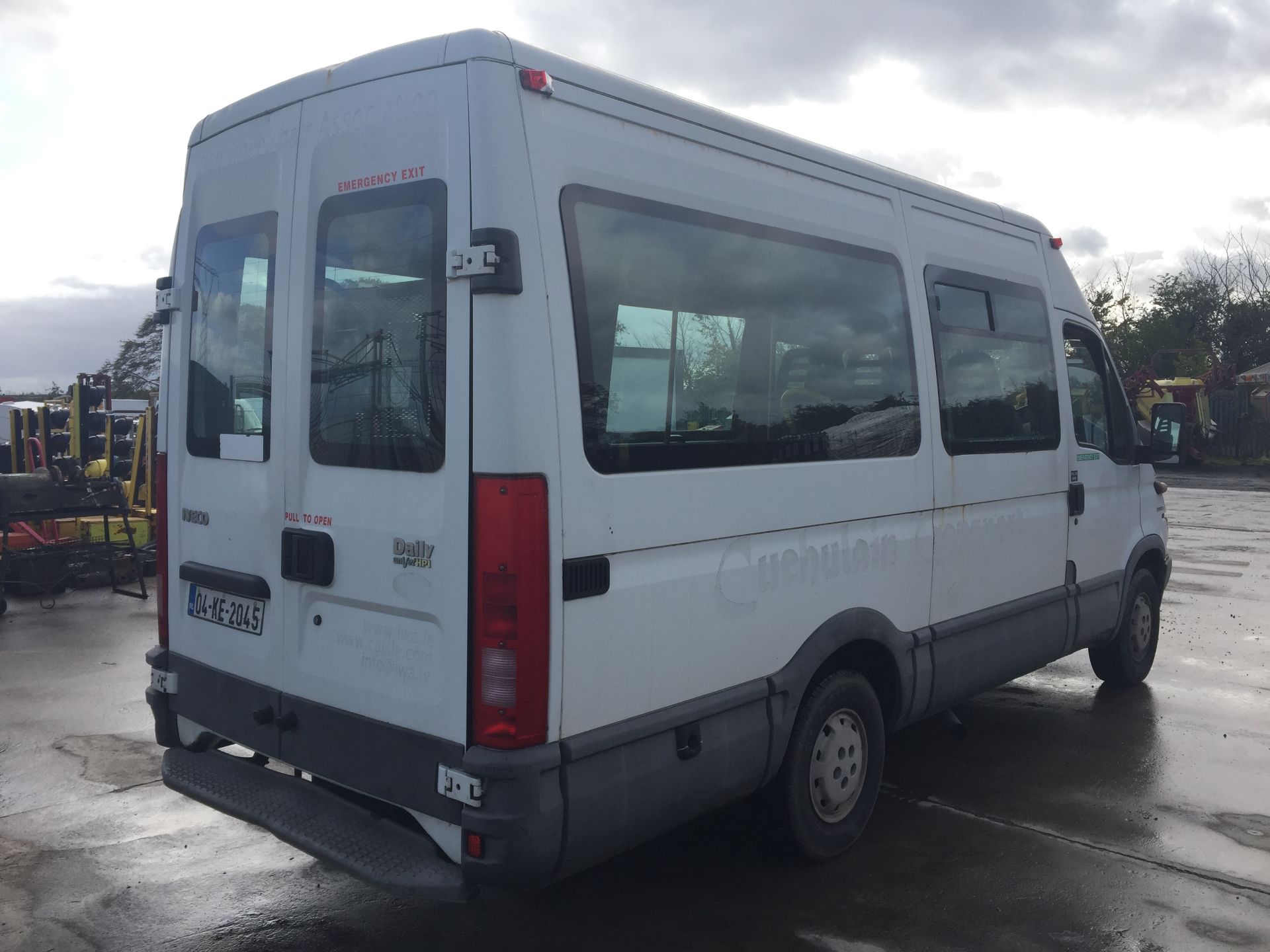 04KE2045 Iveco 35S12 Wheelchair Bus 4 Dr Bus Diesel - Image 4 of 17