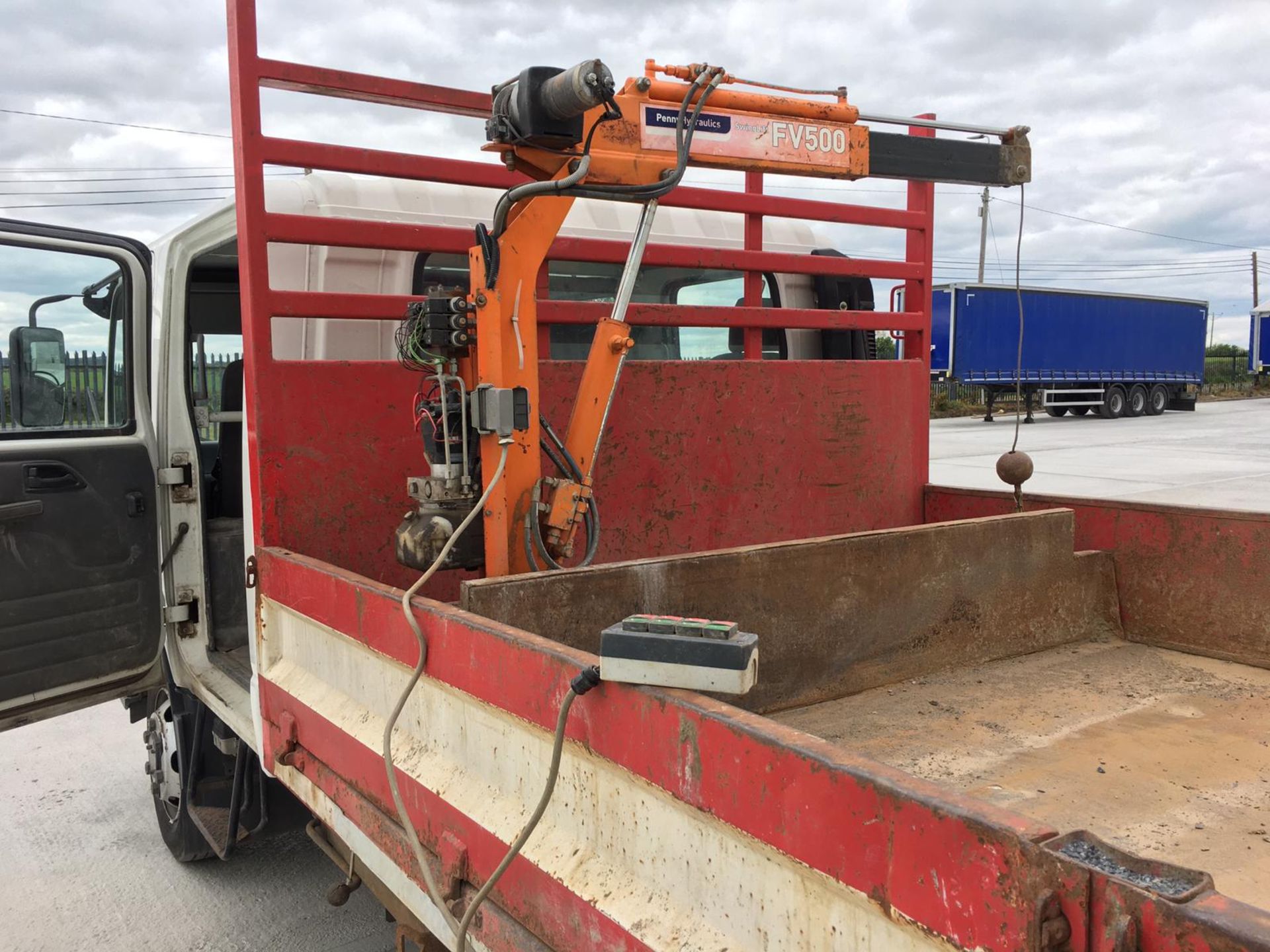 141KK600 UNRESERVED 2014 Isuzu NPR 85 7.5T Dropside Tipper - Image 8 of 14