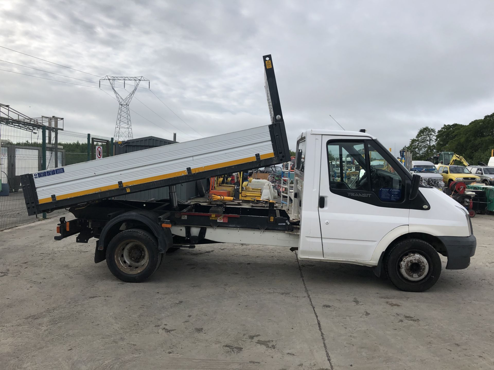 10D131330 2010 Ford Transit 100 T350 Tipper - Image 6 of 25