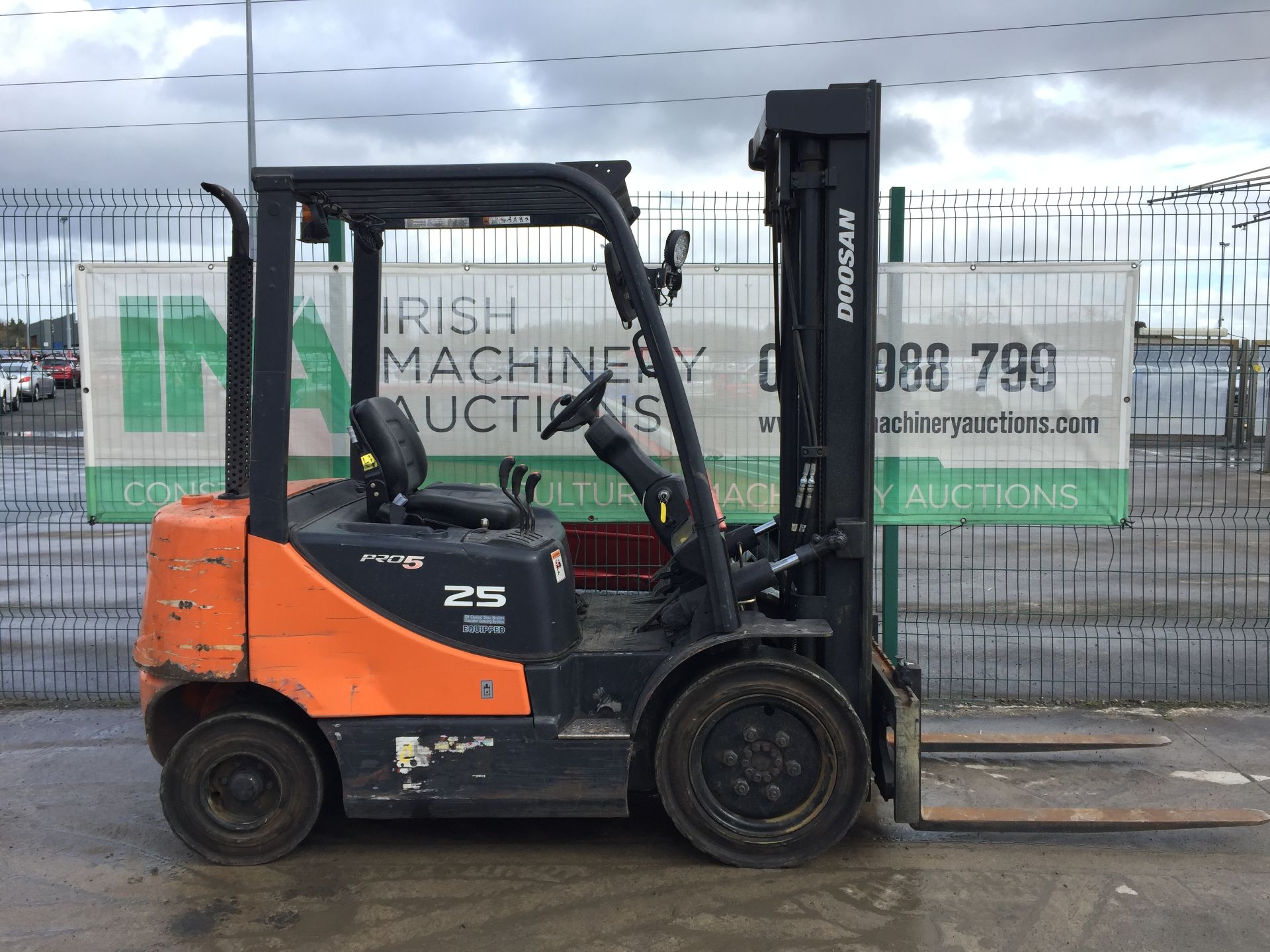 PL-14246 2011 Doosan D25S-5 2 Stage Diesel Forklift - Image 6 of 15