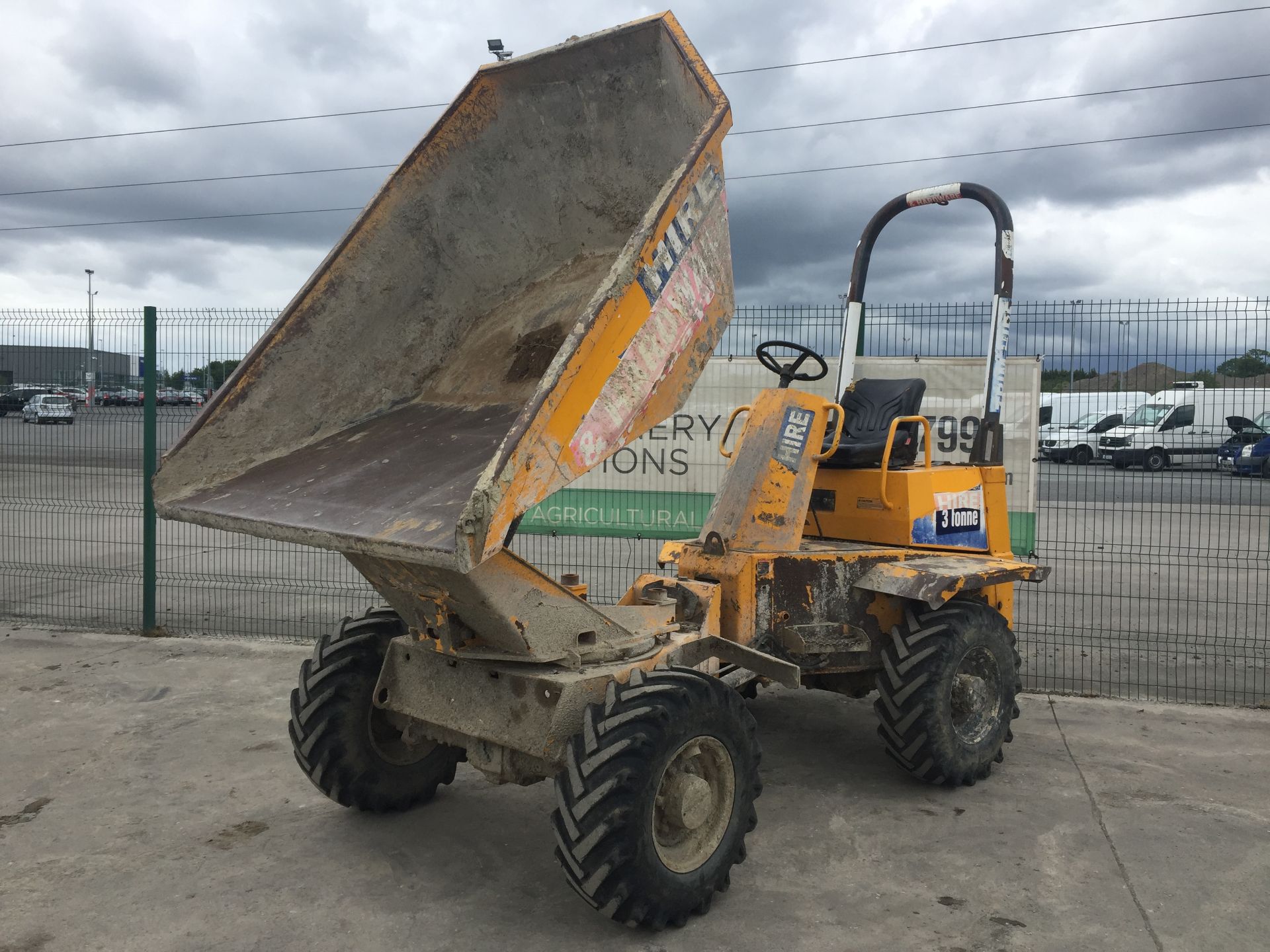 PL-14876 2006 Thwaites 3T Swivel Dumper c/w Roll Bar & Beacon