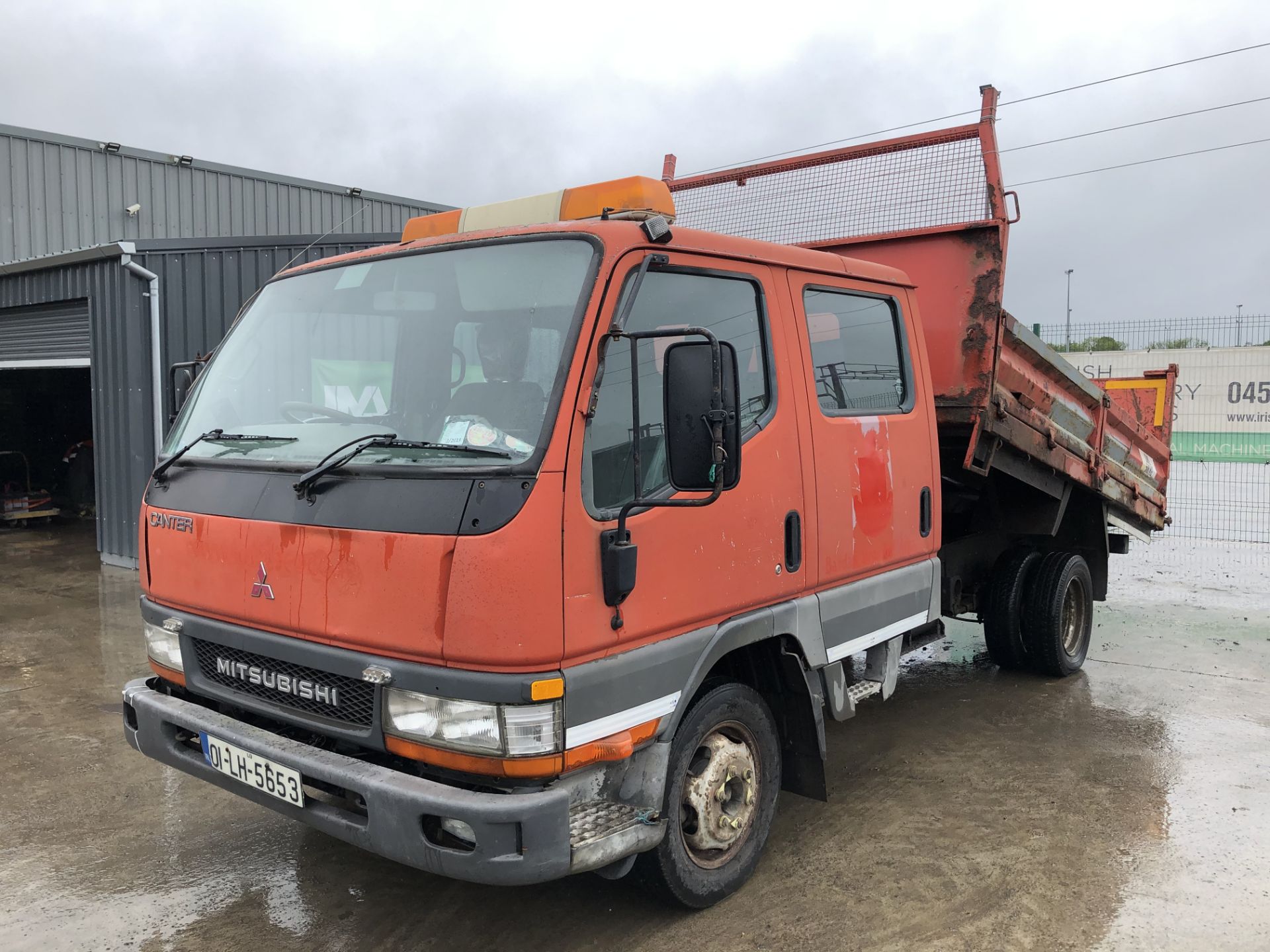 01LH5653 UNRESERVED 2001 Mitsubish Canter FB63 2977 4 Dr Tippers