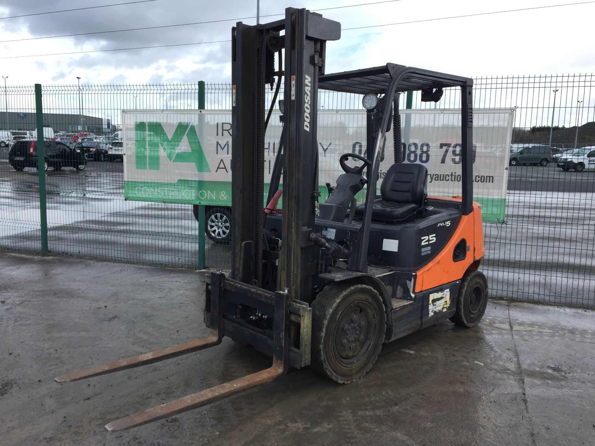 PL-14246 2011 Doosan D25S-5 2 Stage Diesel Forklift - Image 2 of 15