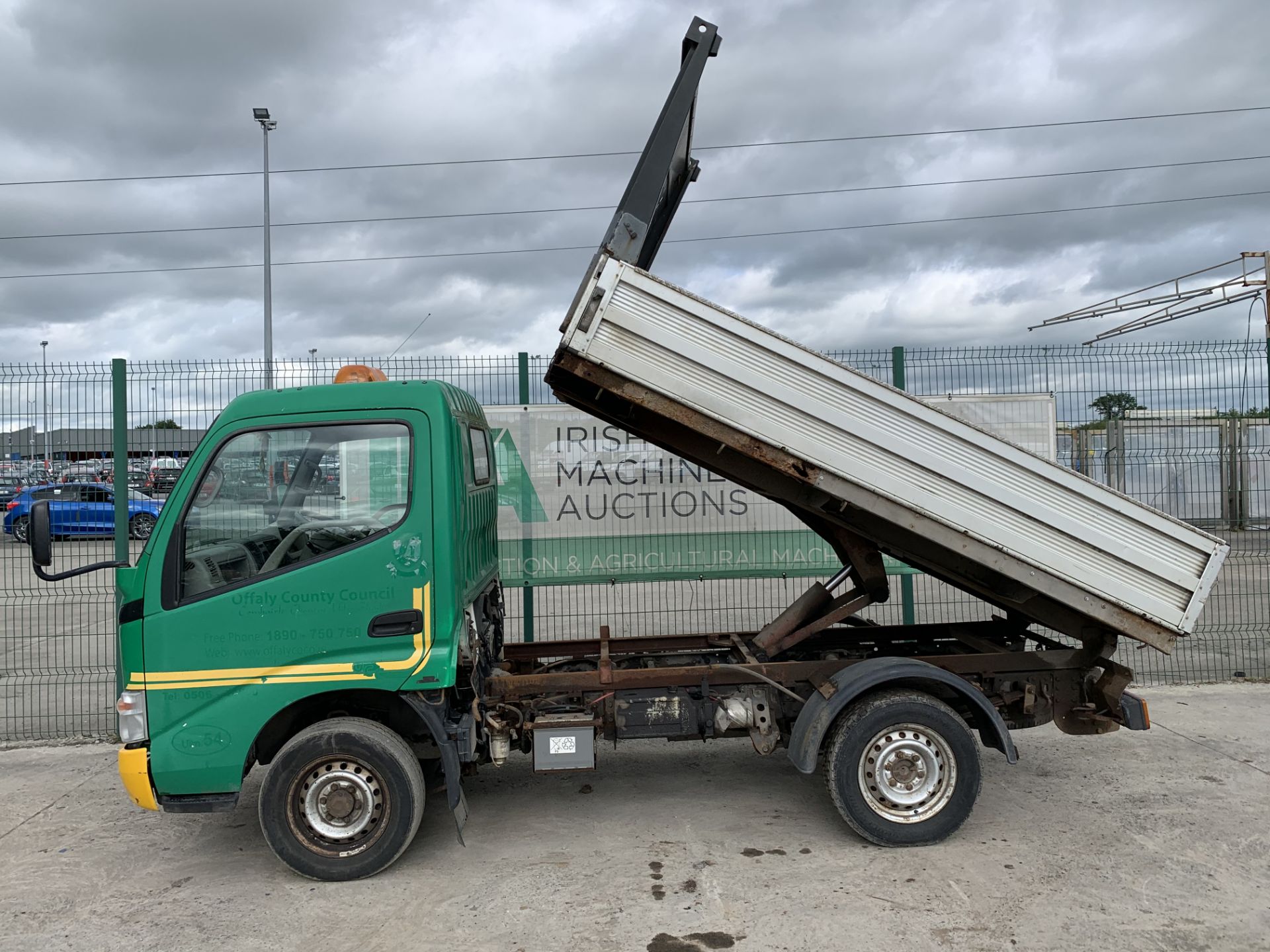 05OY1592 UNRESERVED 2005 Toyota Dyna 100SC 3.5T Dropside Tipper - Image 11 of 31