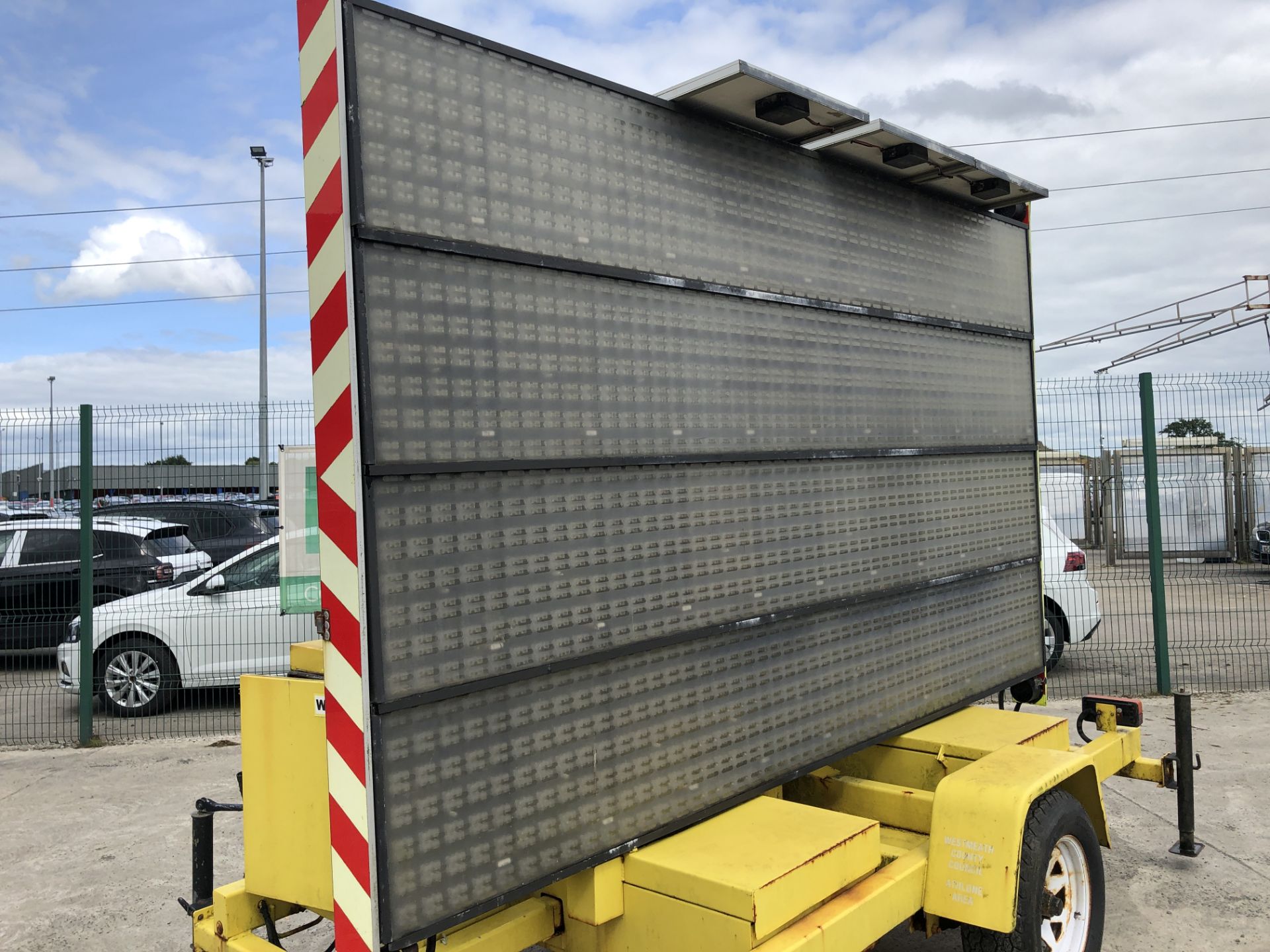 PL-15135 UNRESERVED AM SIG Single Axle Fast Tow VMS Board - Image 17 of 37