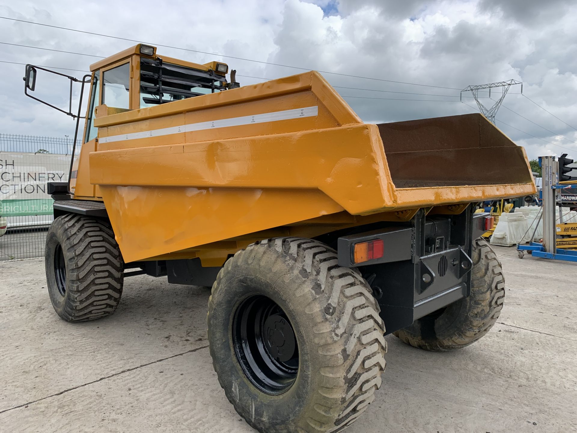 PL-15271 Thwaites TD12 Dump Truck - Image 11 of 33