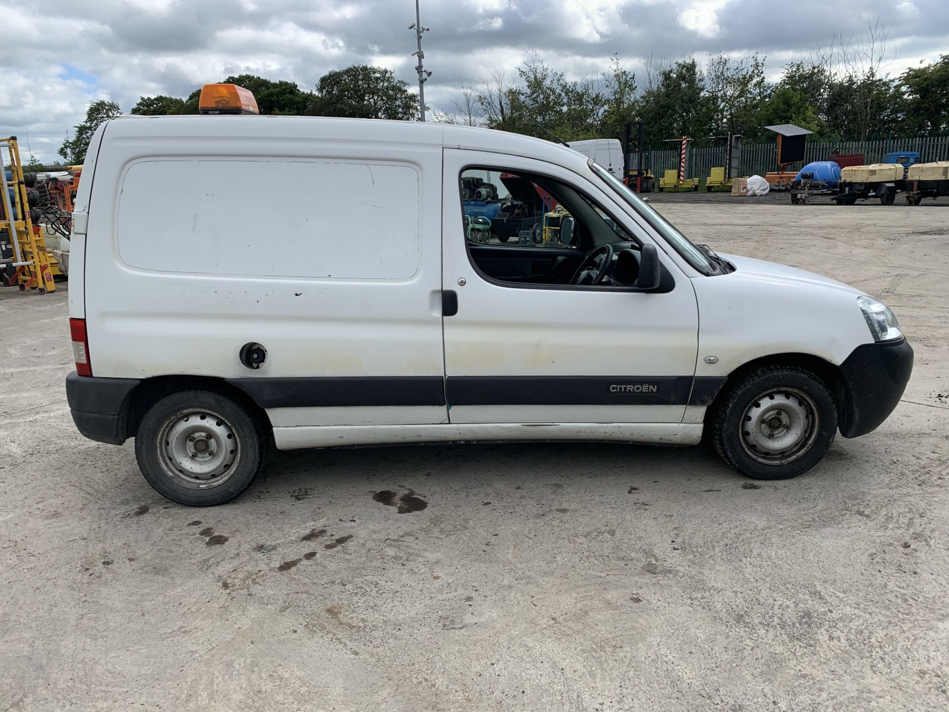 06D70414 UNRESERVED 2006 Citroen Berlingo 600 1.9D - Image 6 of 14