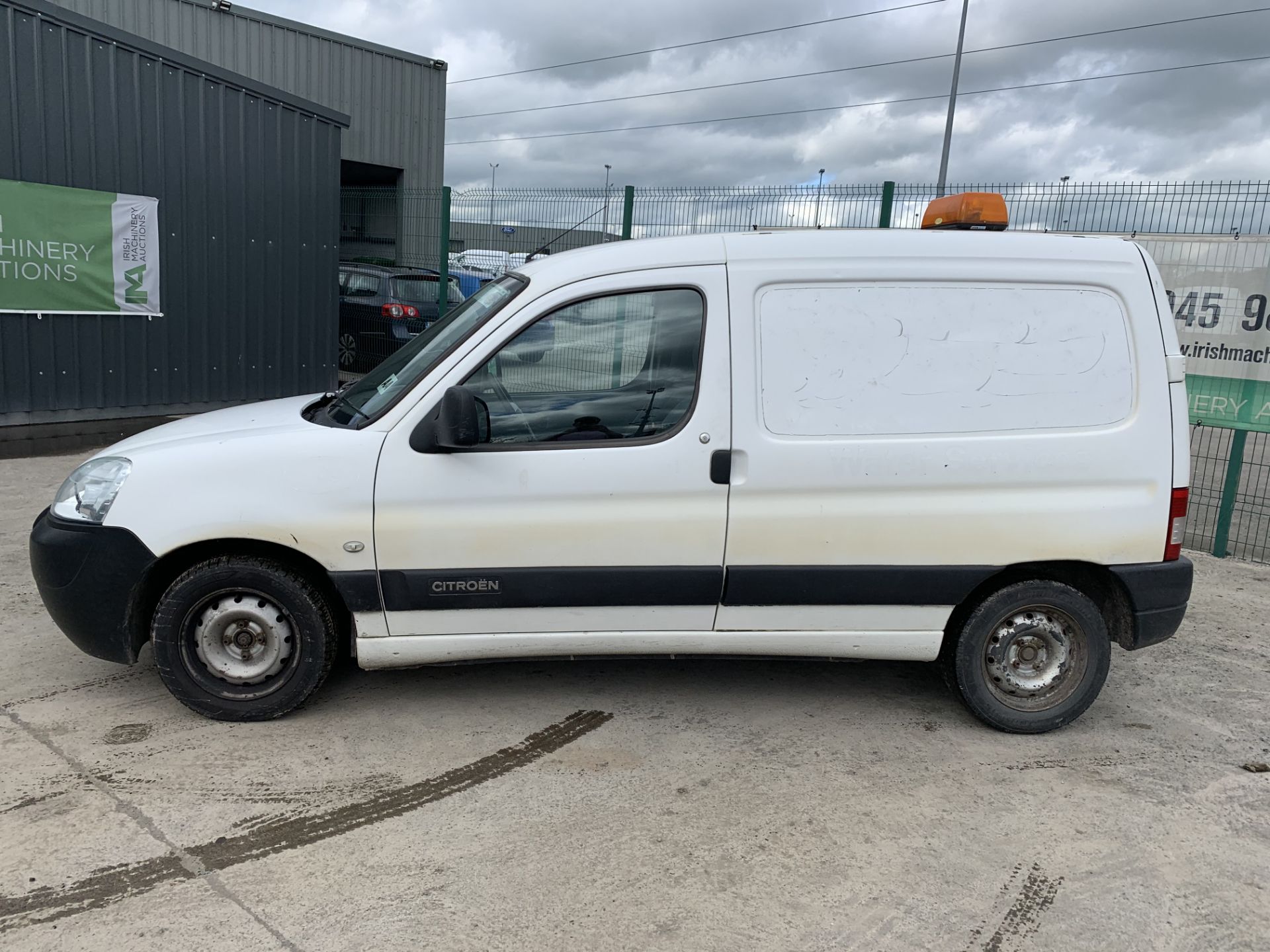 06D70414 UNRESERVED 2006 Citroen Berlingo 600 1.9D - Image 2 of 14