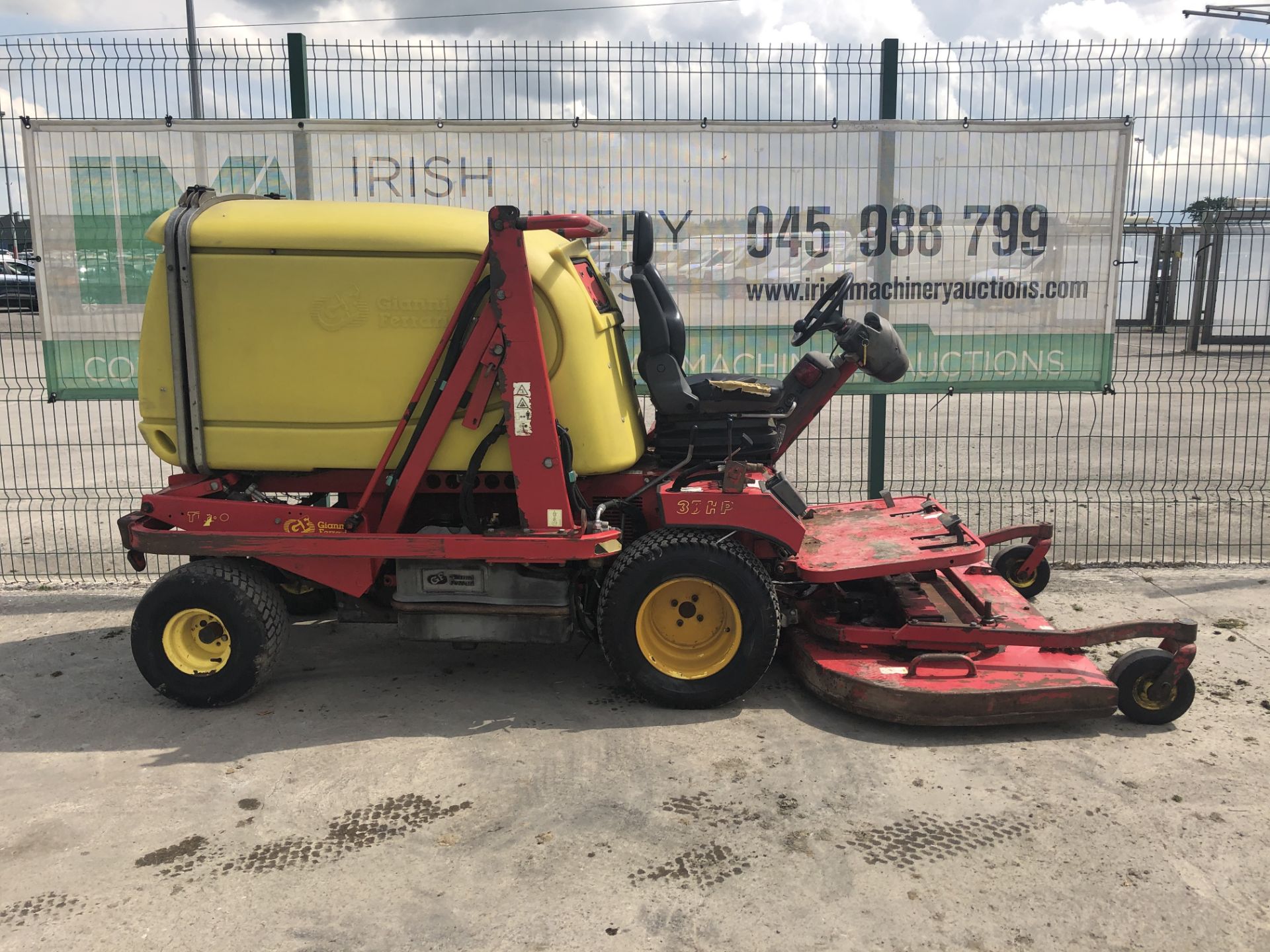 PL-14929 2006 Gianna Ferrari 35HP Turbo 2 Mower - Image 7 of 44