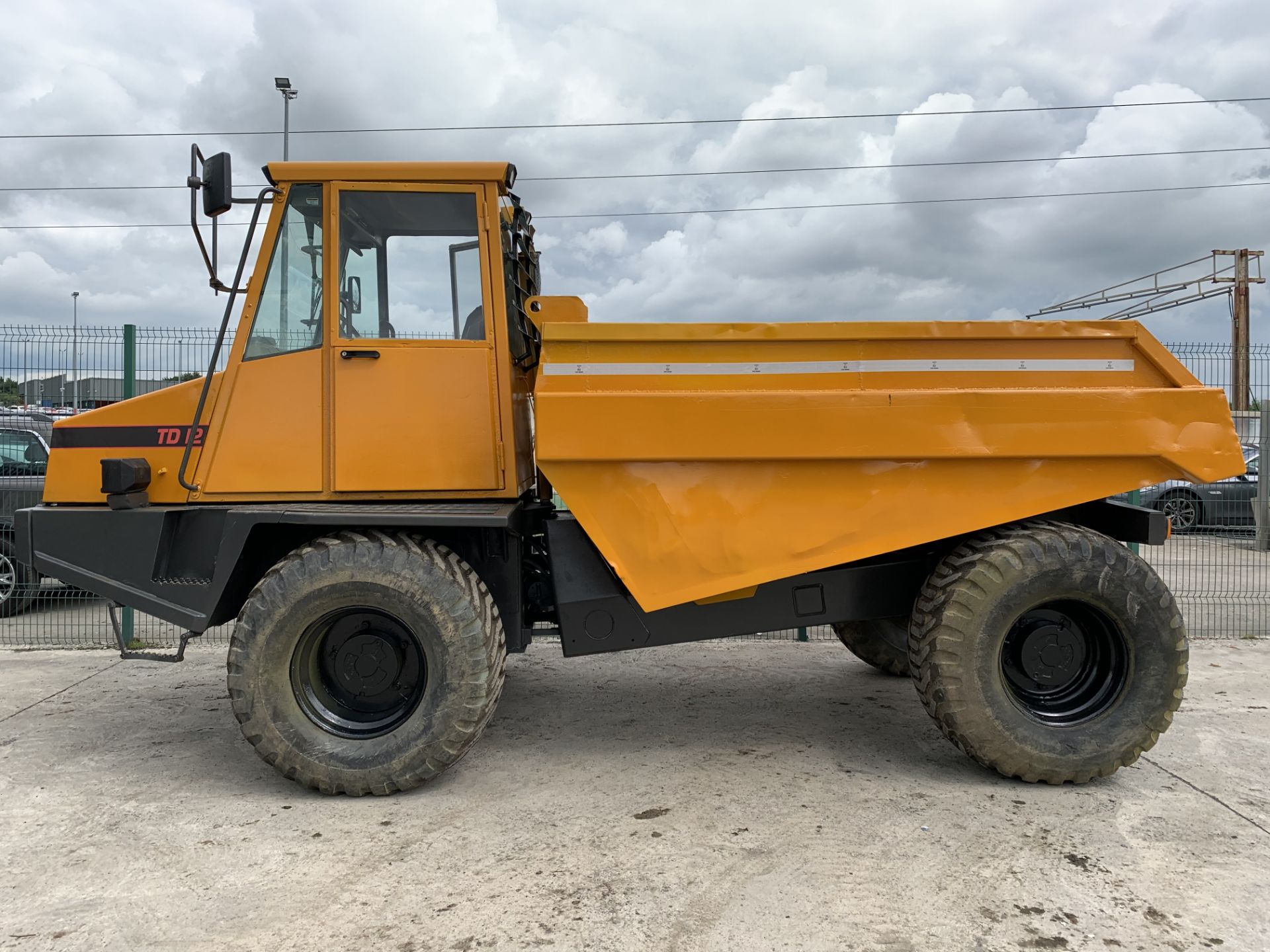 PL-15271 Thwaites TD12 Dump Truck - Image 3 of 33