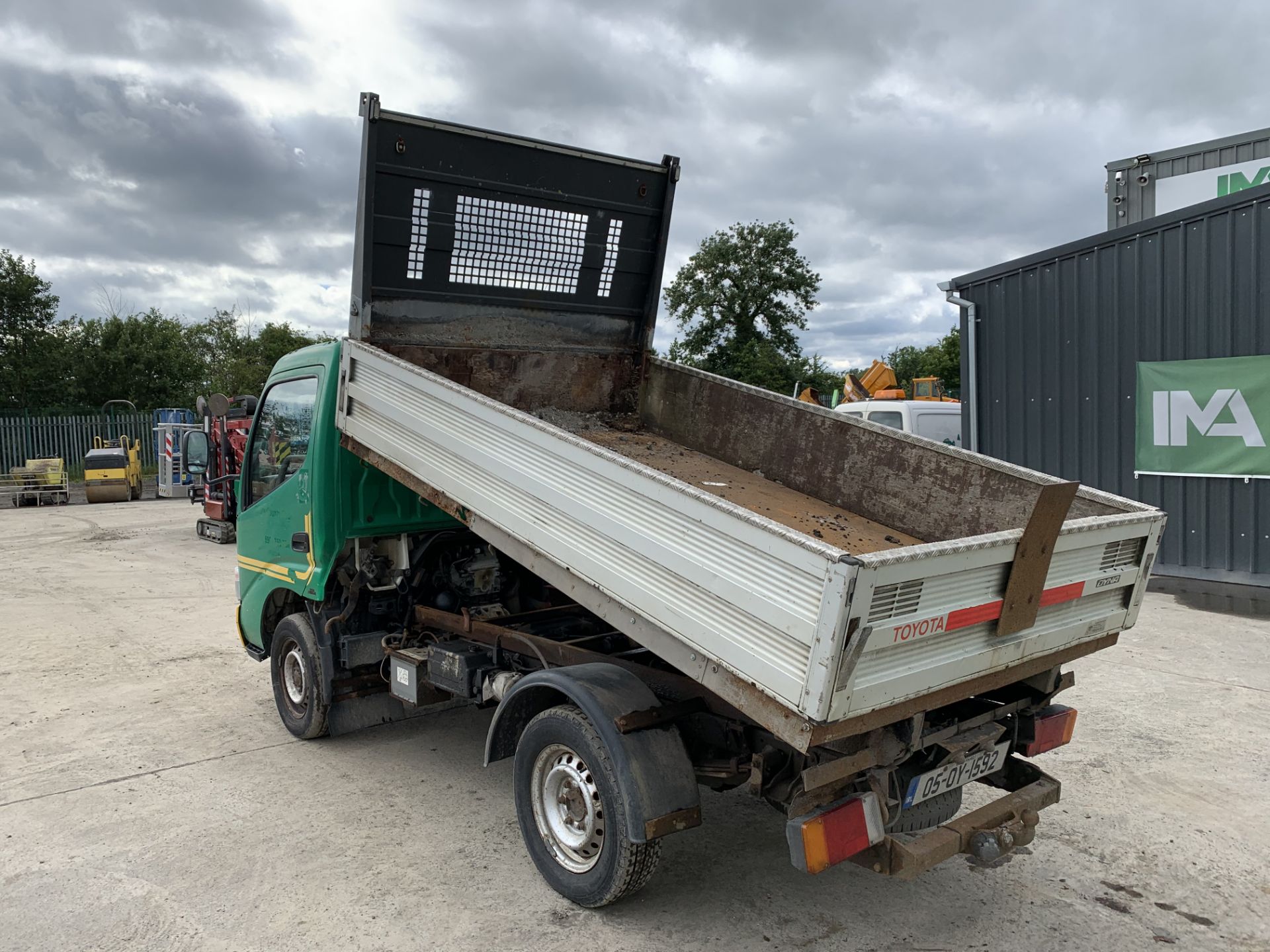 05OY1592 UNRESERVED 2005 Toyota Dyna 100SC 3.5T Dropside Tipper - Image 3 of 31