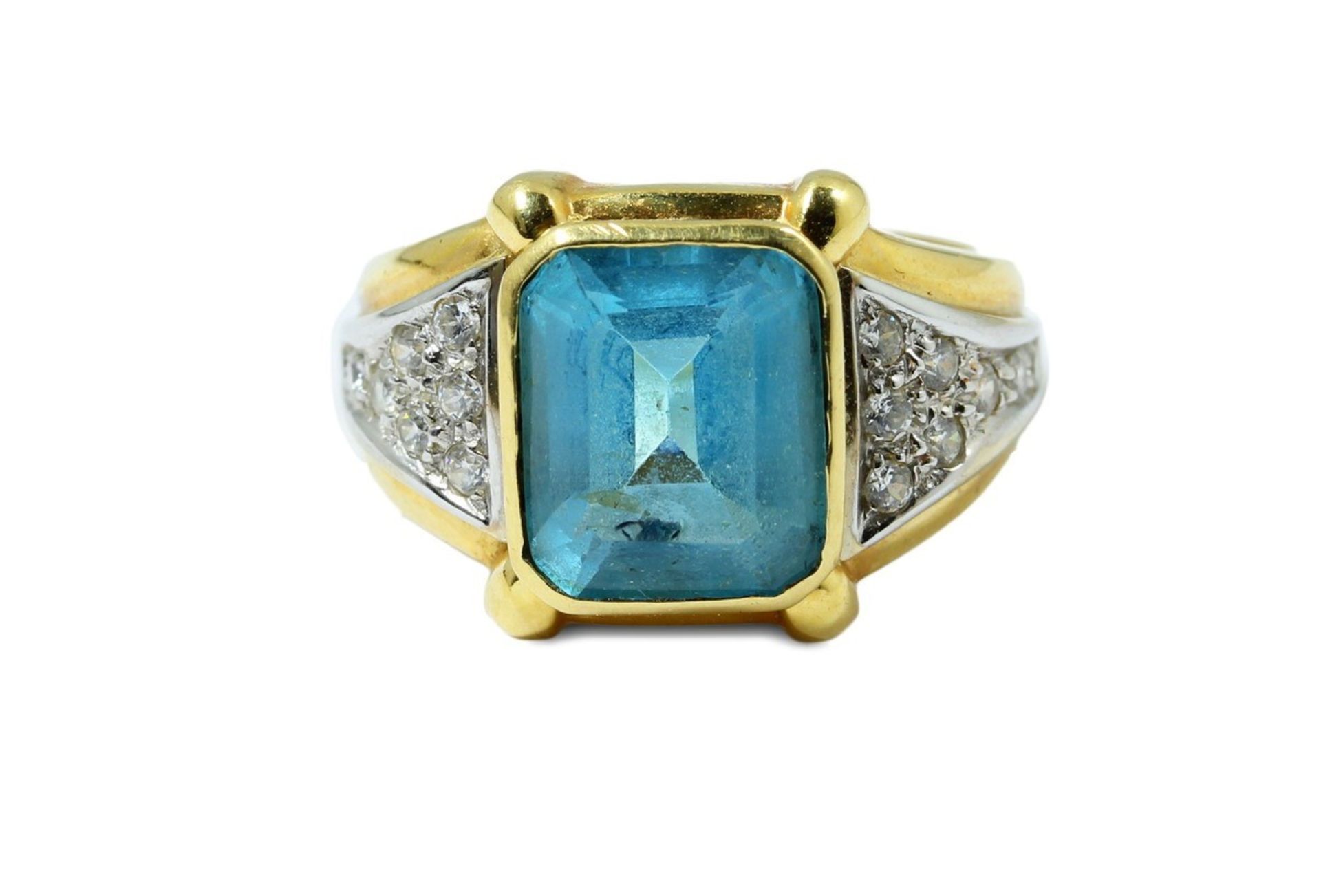 N. 30 (5714 IVG AMMINISTRAZIONE DI SOSTEGNO) ANELLO IN ORO GIALLO 18 KT CON PIETRA AZZURRA E