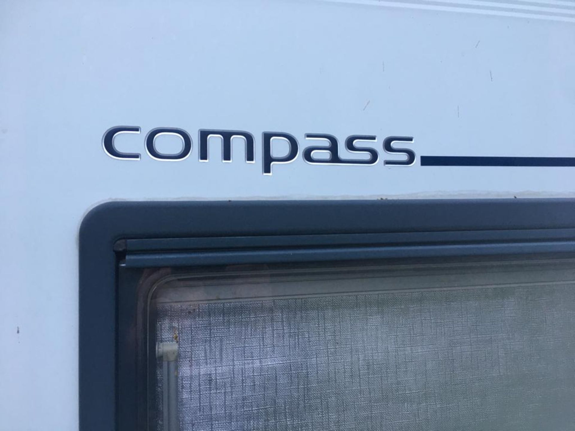 2005 RALLY COMPASS 640 TWIN AXLE 4 BERTH TOURING CARAVAN - Image 11 of 38