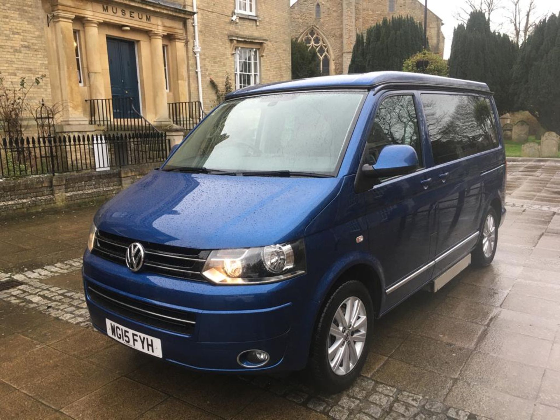 2015 VOLKSWAGEN CAMPERVAN DISABLED ACCESS (WAV) & PANORAMIC MODEL BY GM COACHES DEVON *POP TOP ROOF* - Image 13 of 54