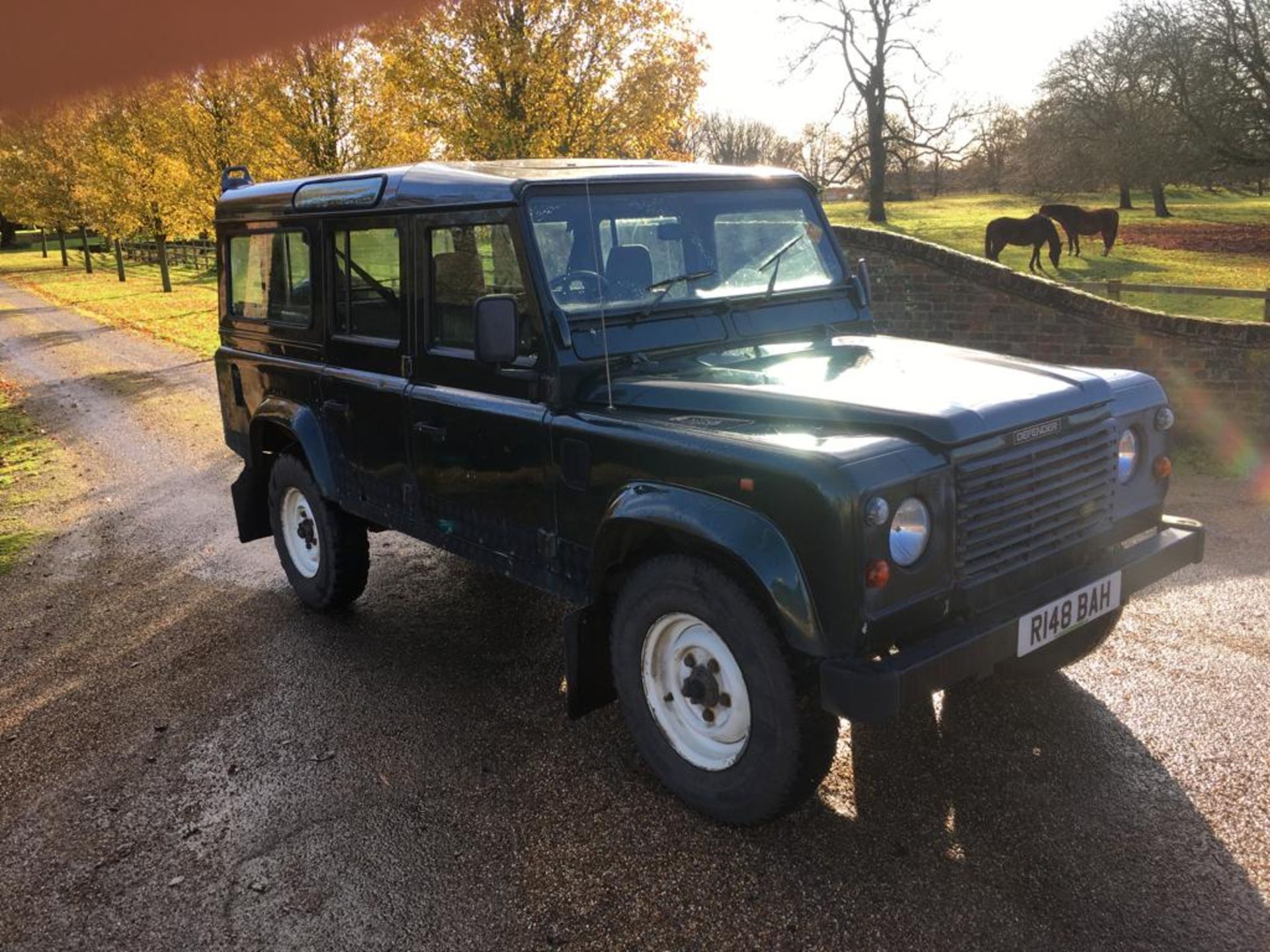 1998 LAND ROVER 110 DEFENDER COUNTY 2.5 SWTDI **22 SERVICE STAMPS** - Image 2 of 25