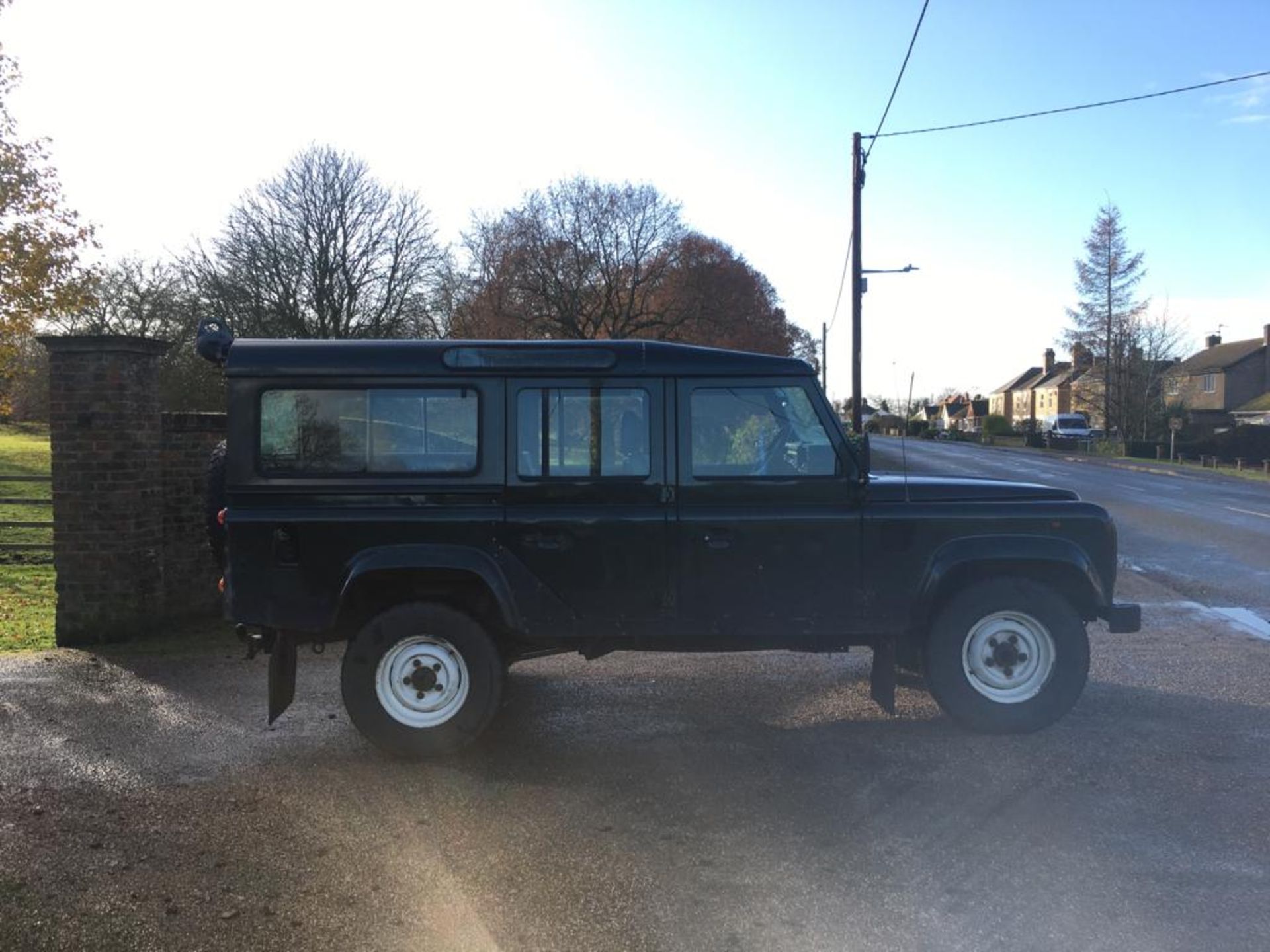 1998 LAND ROVER 110 DEFENDER COUNTY 2.5 SWTDI **22 SERVICE STAMPS** - Image 7 of 25