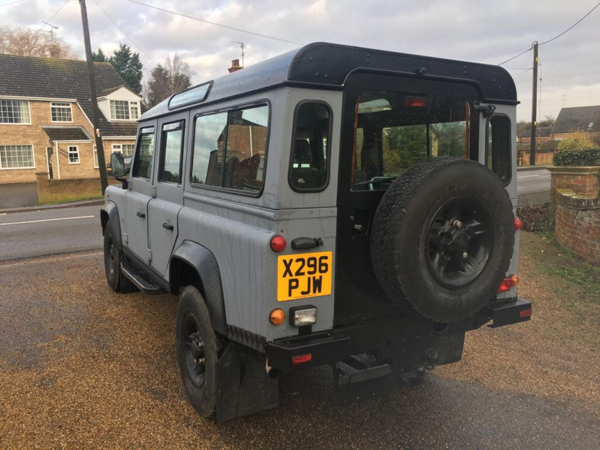 2001 LAND ROVER DEFENDER 110 - Image 5 of 25