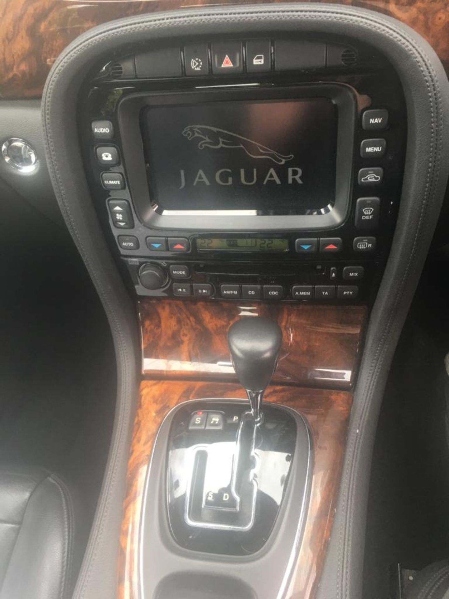 2006 JAGUAR XJ EXECUTIVE TDVI AUTO - Image 8 of 14