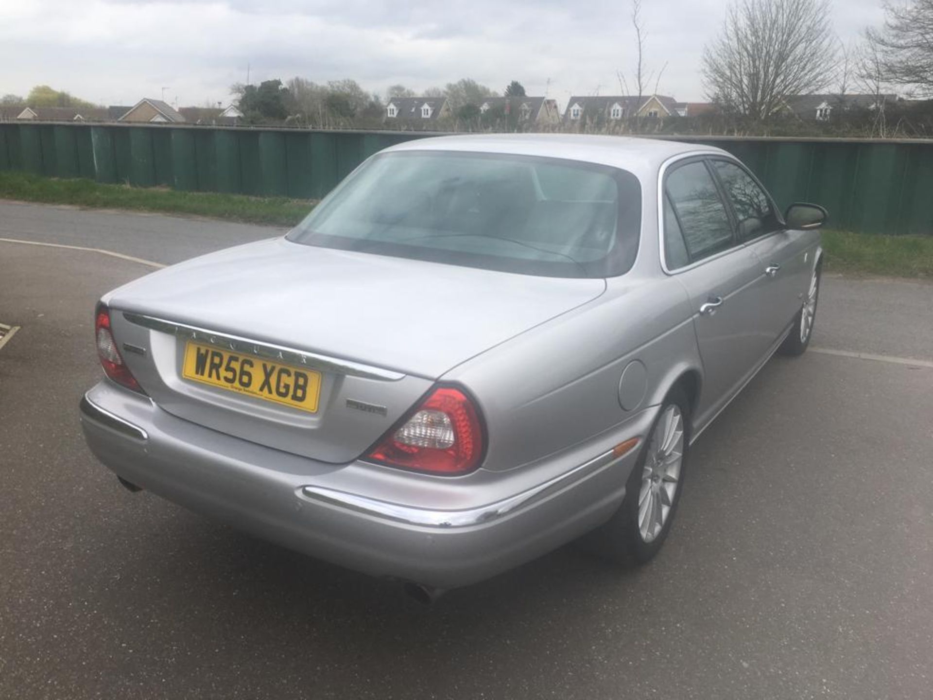 REG 56 2006 JAGUAR XJ EXECUTIVE TDVI AUTO LOG BOOOK PRESENT  MILEAGE 122,362 MOT TILL MAY 2019 SAT - Image 8 of 14