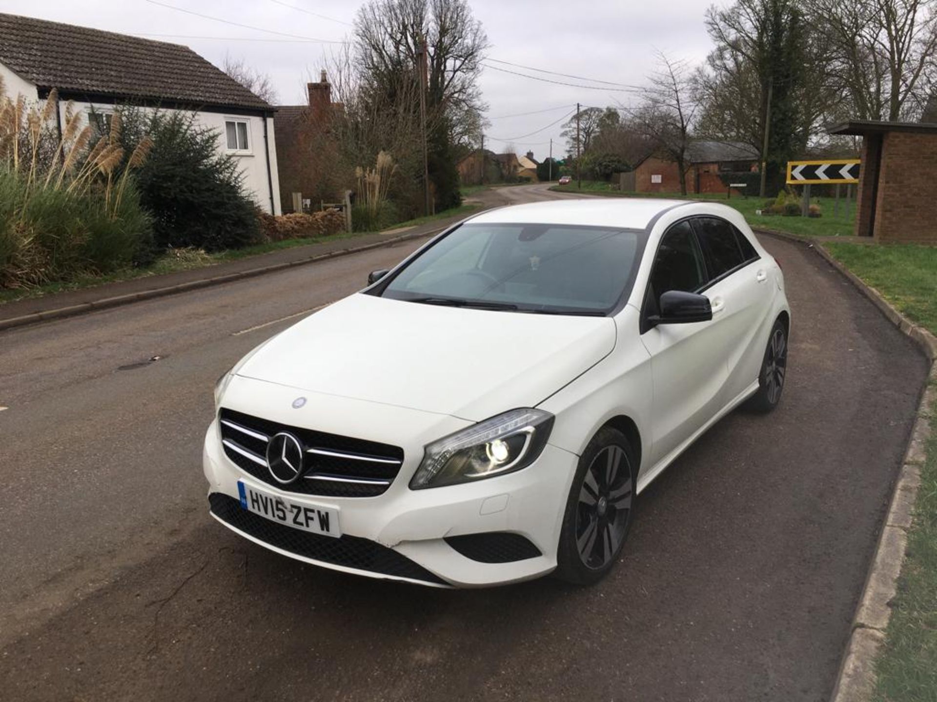 2015 MERCEDES BENZ A180 BLUEEFFICIENCY SPORT CDI - Image 3 of 24