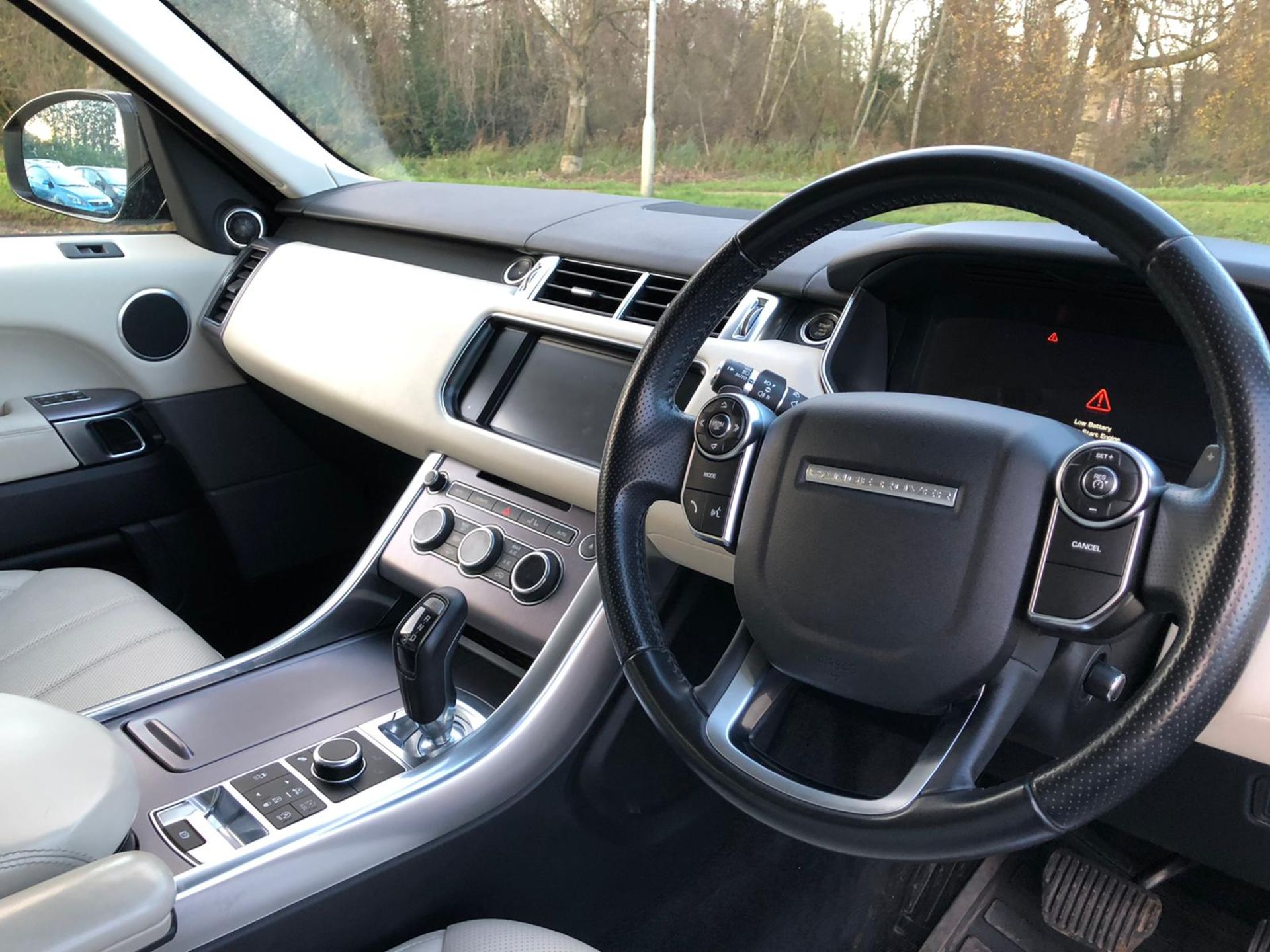 2014 RANGE ROVER SPORTS SDV6 HSE - Image 10 of 11