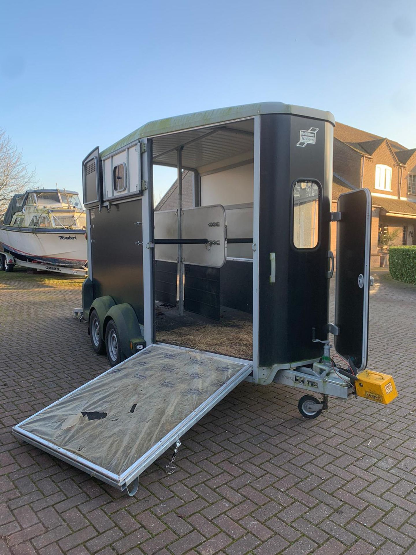 IFOR WILLIAMS HB511 HORSE TRAILER