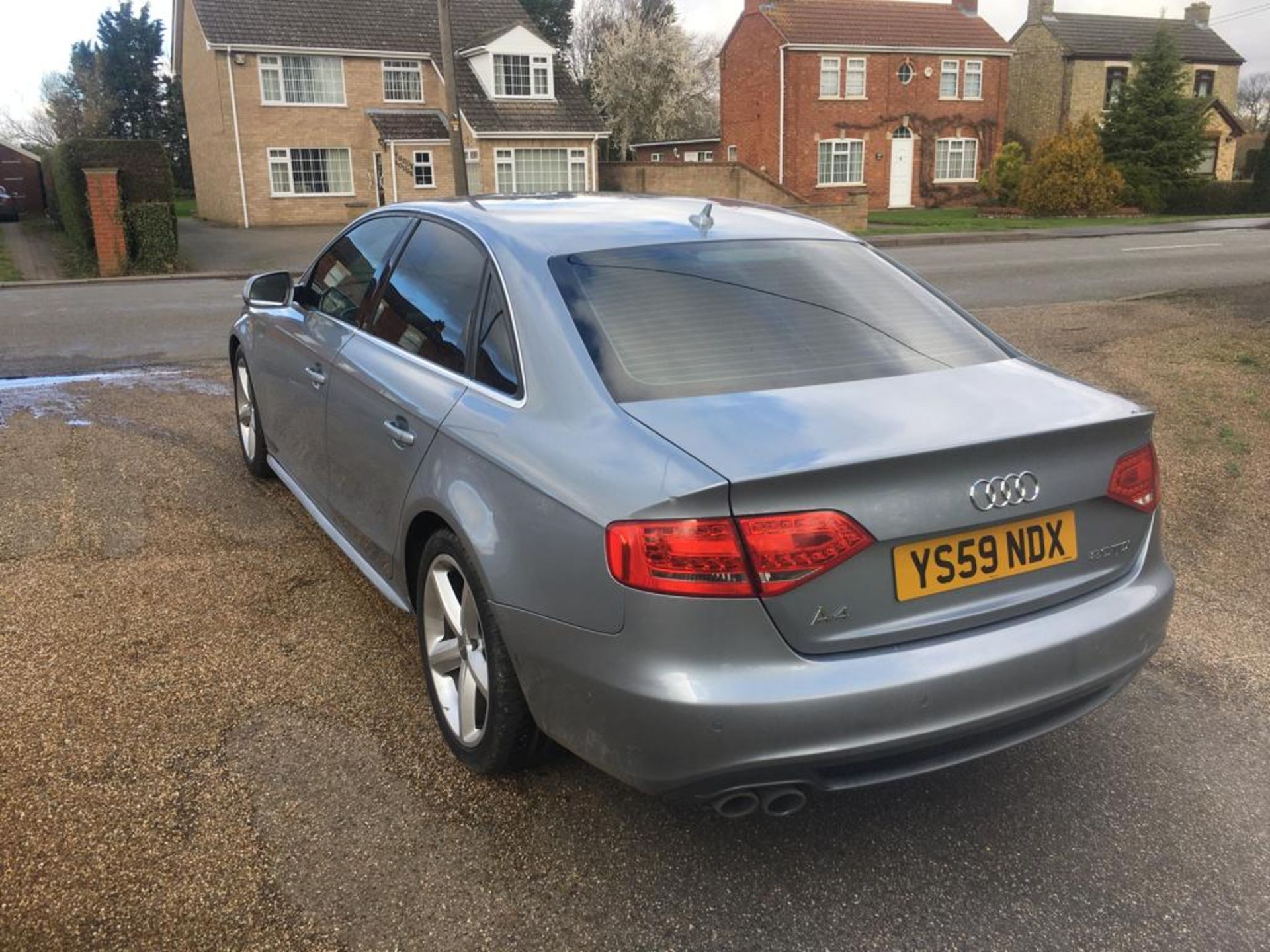 2010 AUDI A4 2.0 TDI SALOON - Image 8 of 17