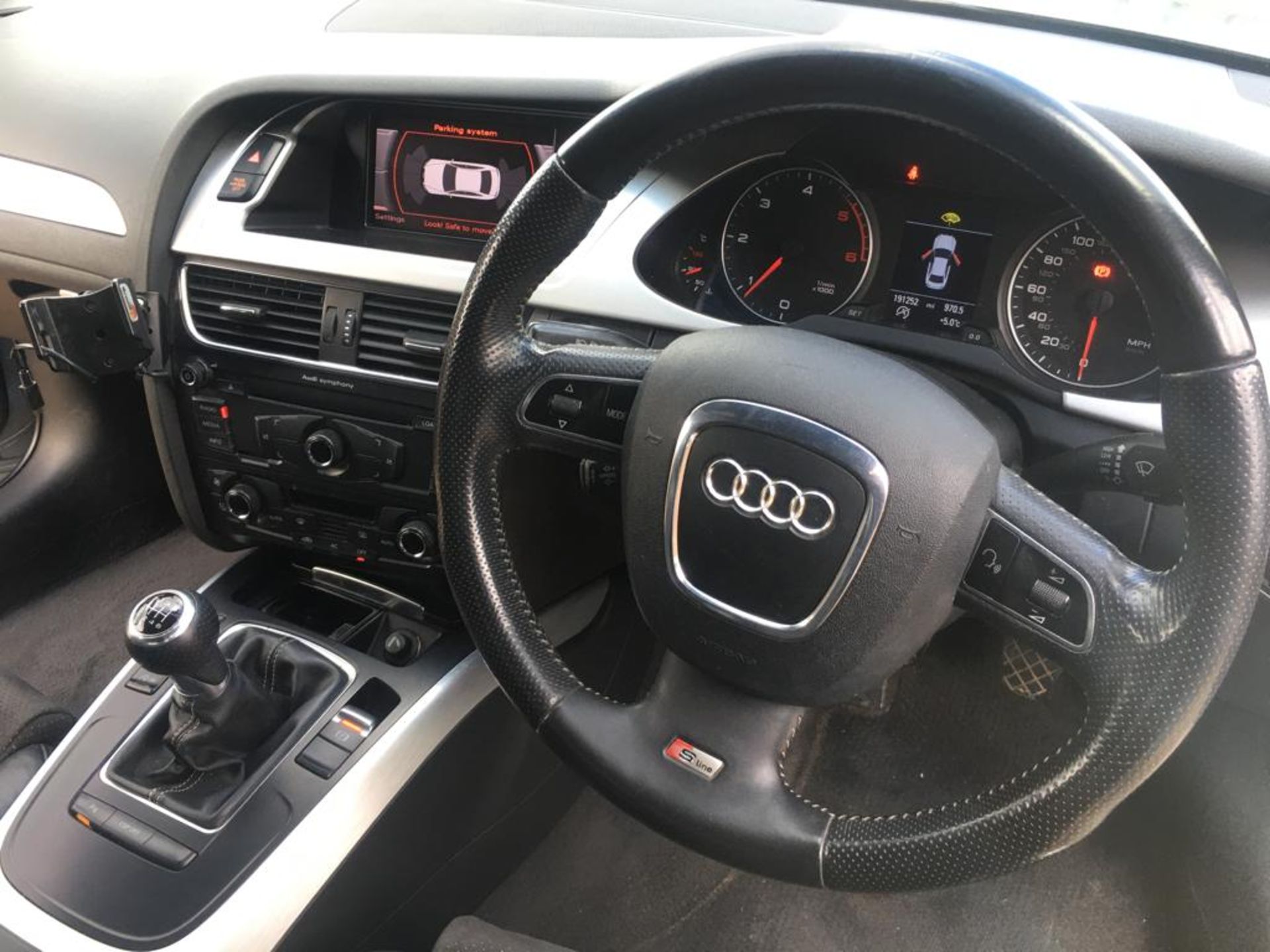 2010 AUDI A4 2.0 TDI SALOON - Image 16 of 17