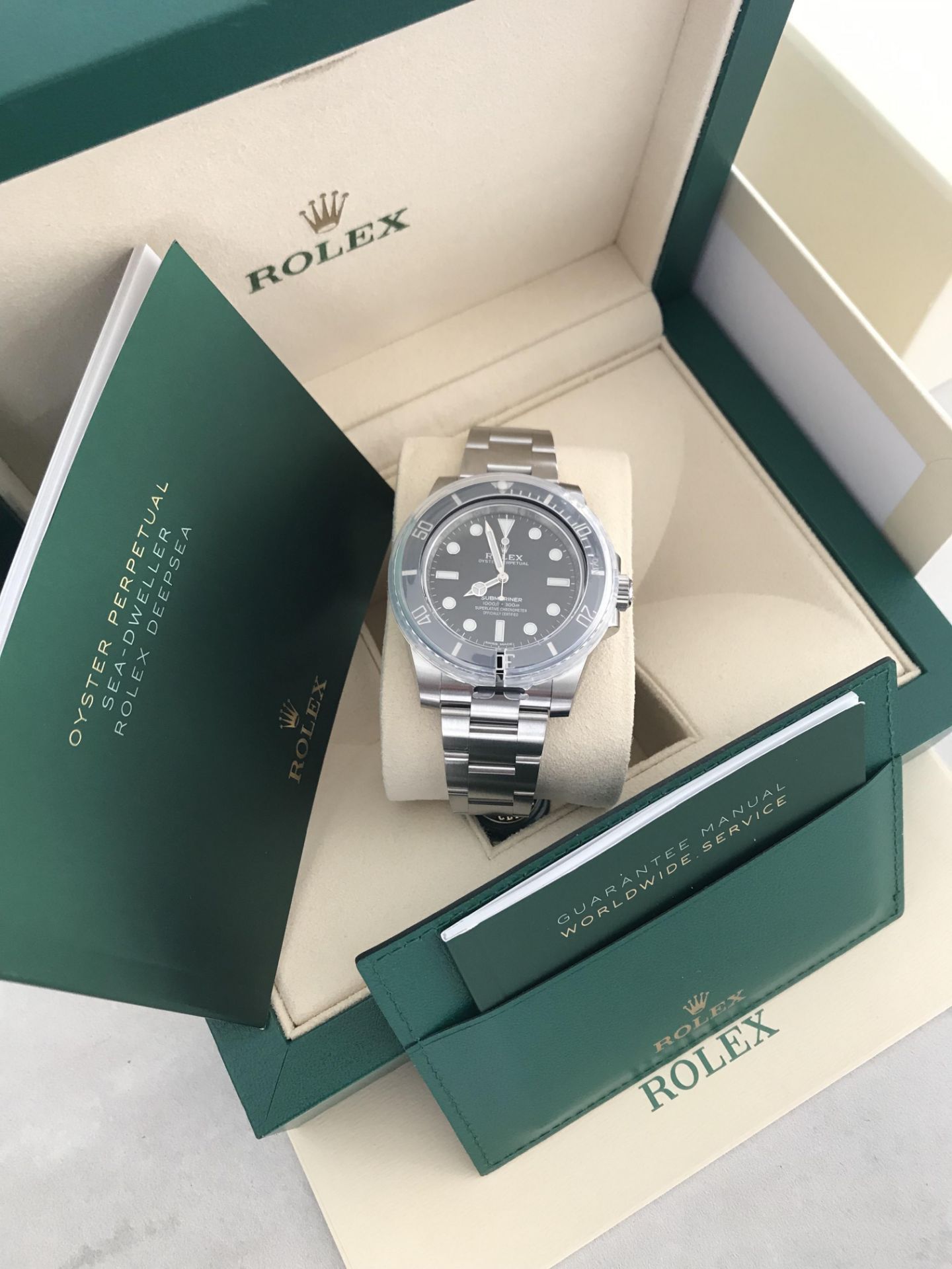 2020 ROLEX SUBMARINER OYSTER STEEL 40 MM WATCH 114060 - Image 5 of 15