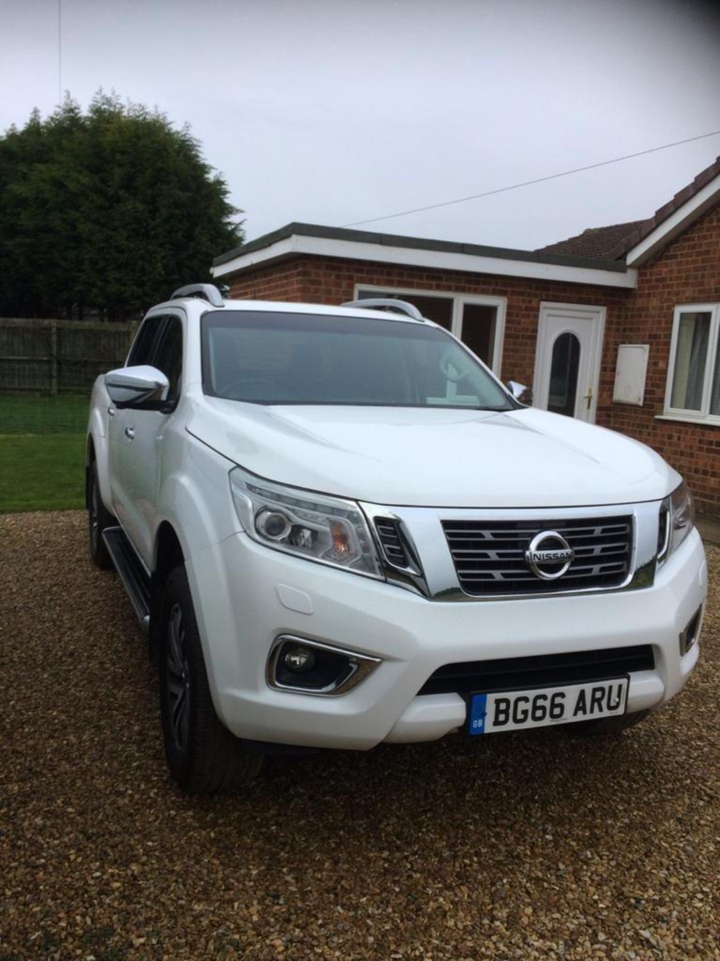 2016 NISSAN NAVARA TEKNA DCI DOUBLE CAB **ONE OWNER FROM NEW** - Image 2 of 16