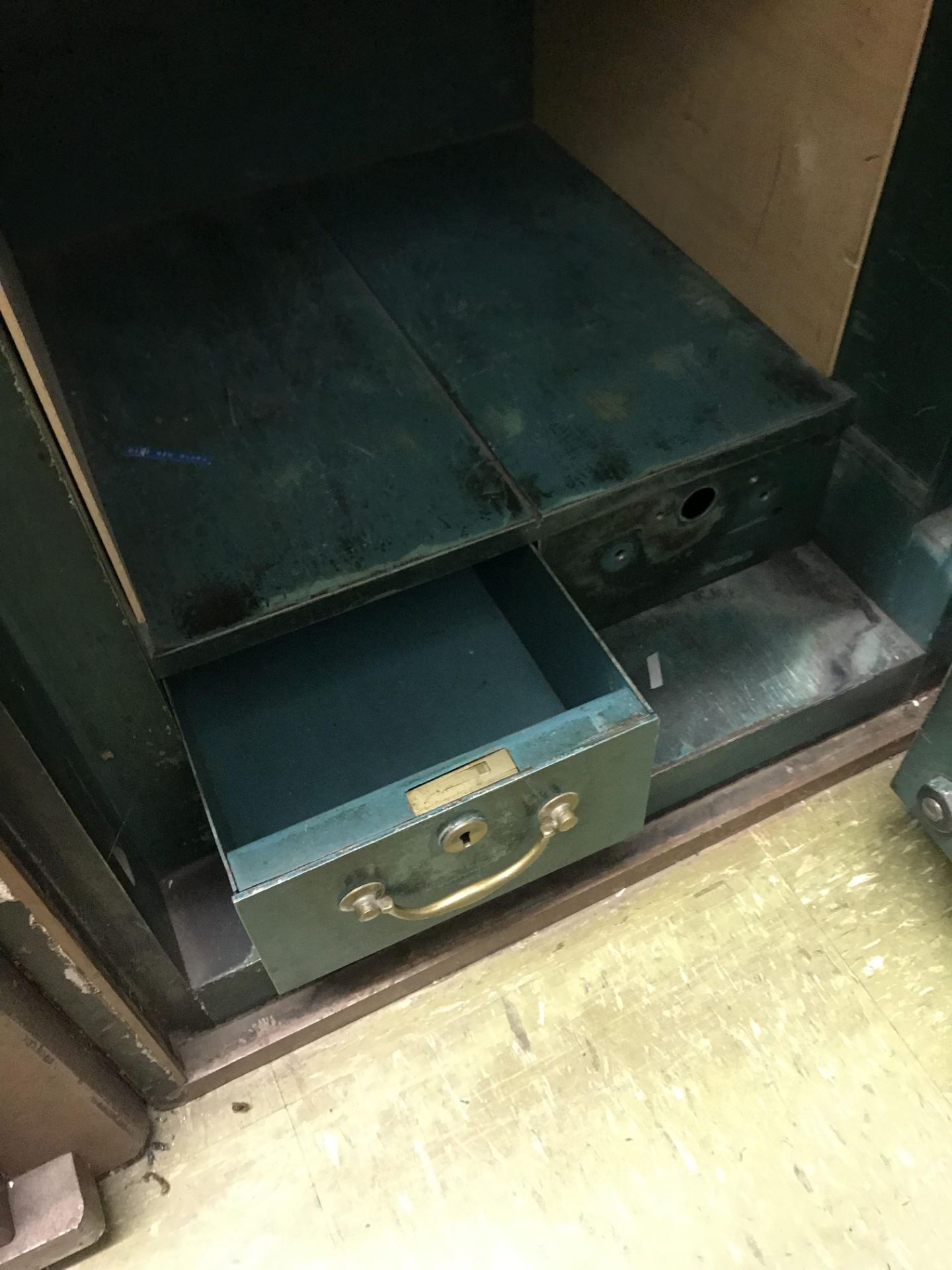 HEAVY DUTY COMMERCIAL SAFE - Image 4 of 7