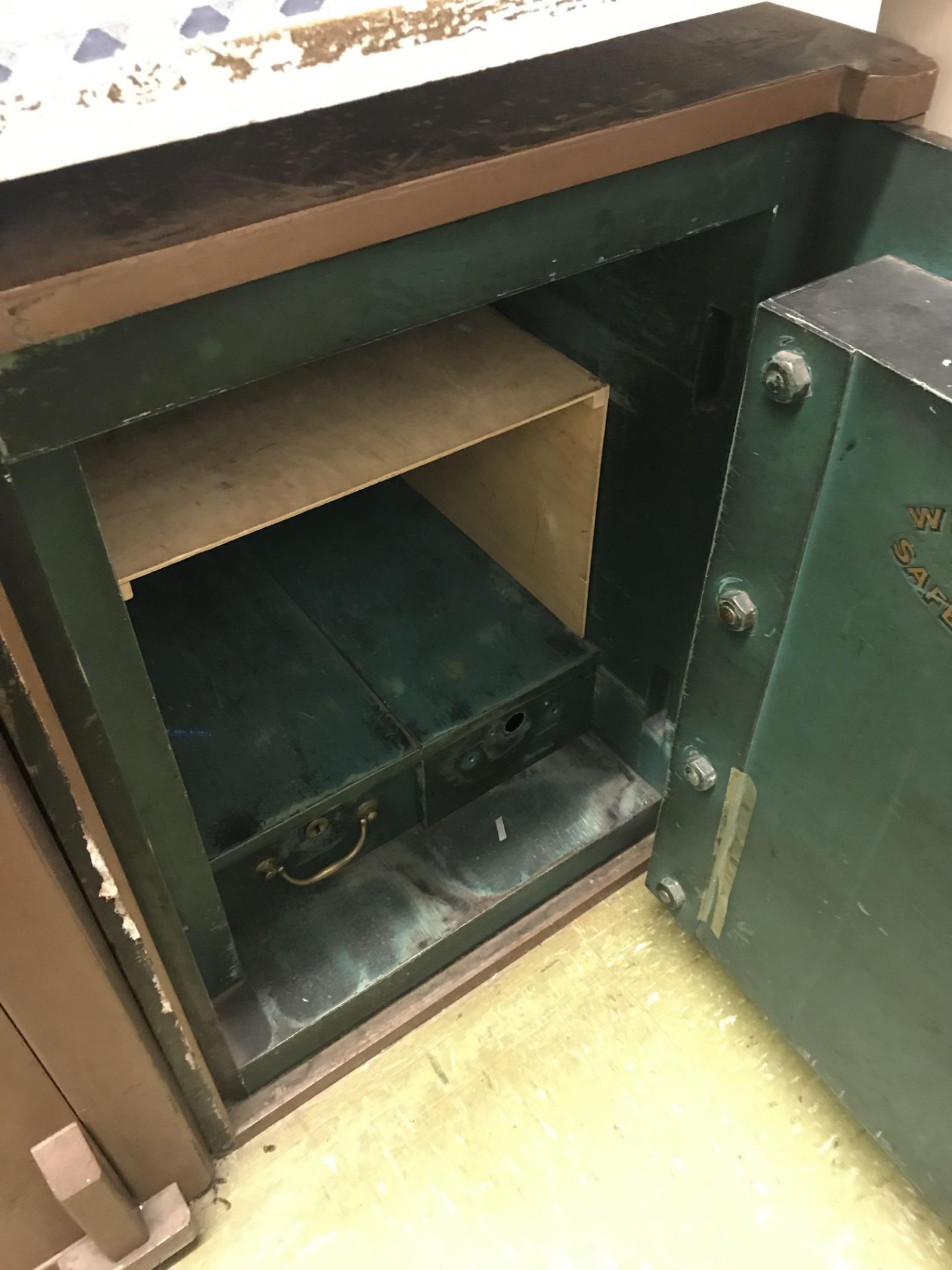 HEAVY DUTY COMMERCIAL SAFE - Image 3 of 7