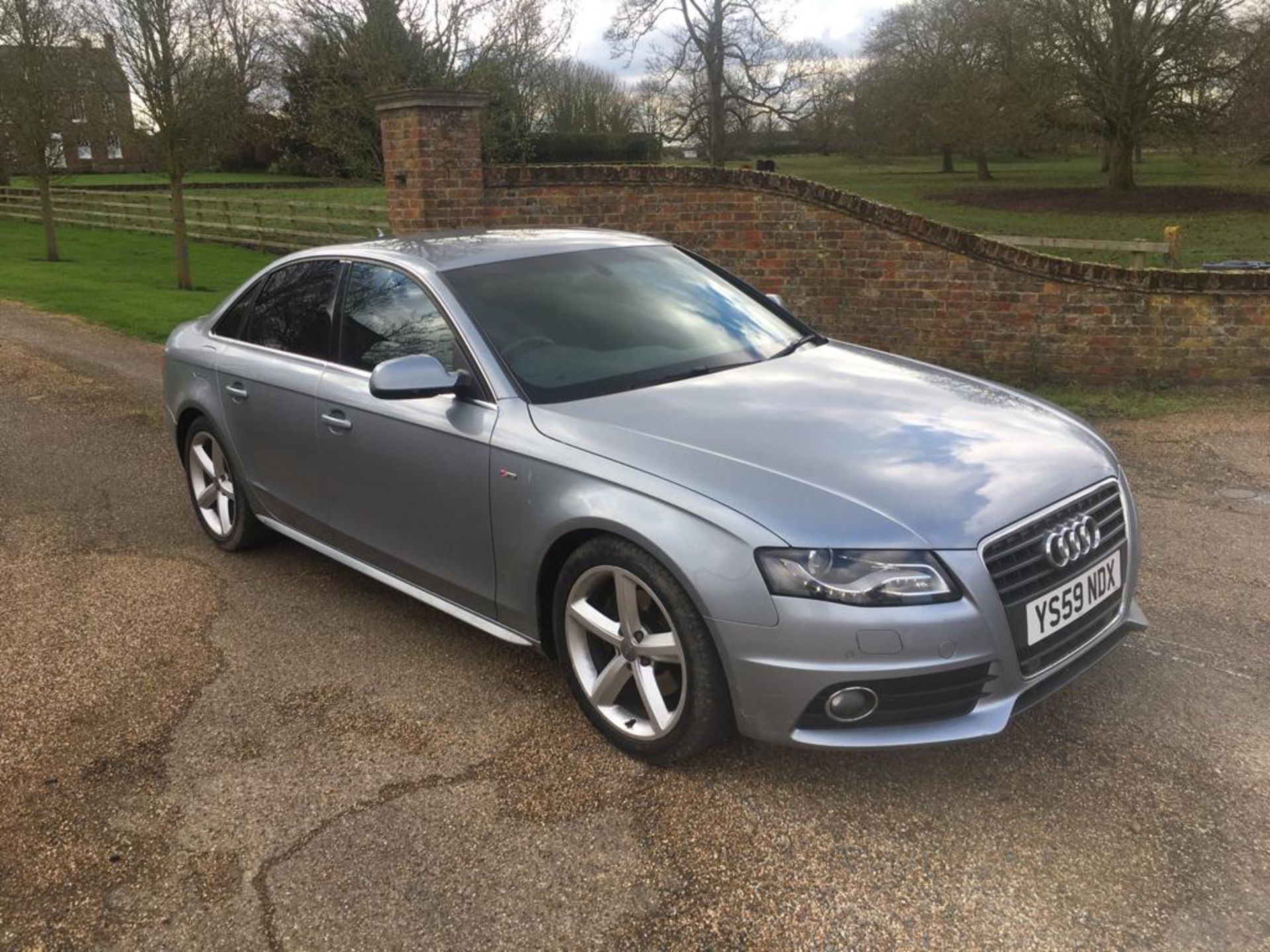 2010 AUDI A4 2.0 TDI SALOON