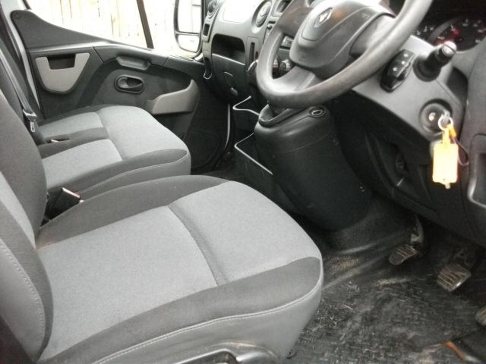 2016 RENAULT TRUCKS MASTER 125 35 LWB **ONE OWNER FROM NEW** - Image 10 of 18