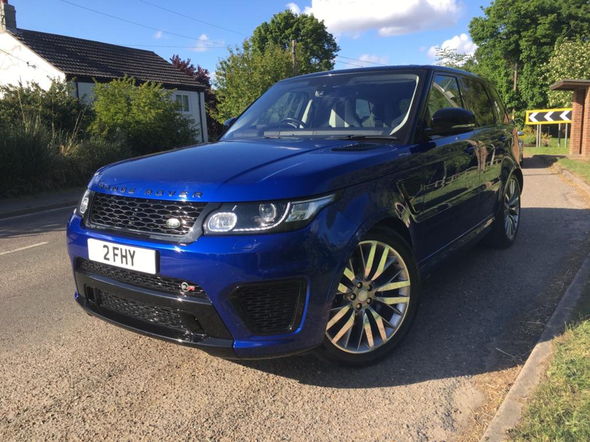 2015 RANGE ROVER SPORT SVR AUTO **ONE OWNER FROM NEW**10% BUYERS PREMIUM** - Image 7 of 32