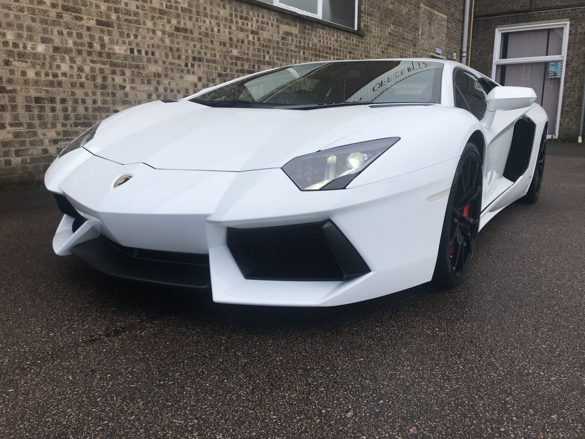 2014 LAMBORGHINI AVENTADOR **ONE FORMER KEEPER FROM NEW** - Image 4 of 36