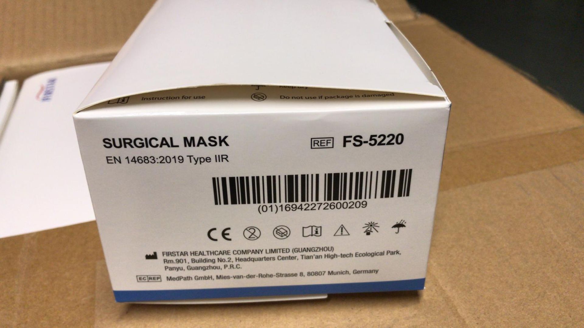 10,000 TYPE IIR SURGICAL GRADE FACE MASK - Image 4 of 5